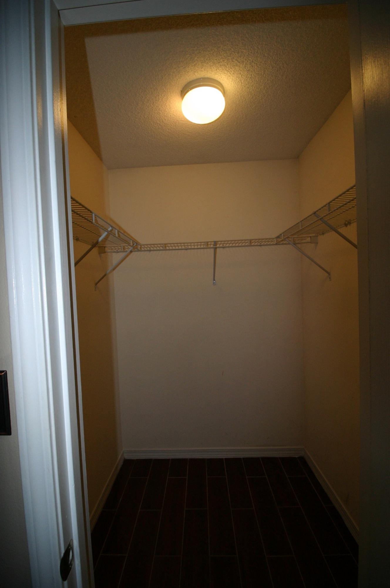 BROOKE ESTATES PH II - Residential Lease