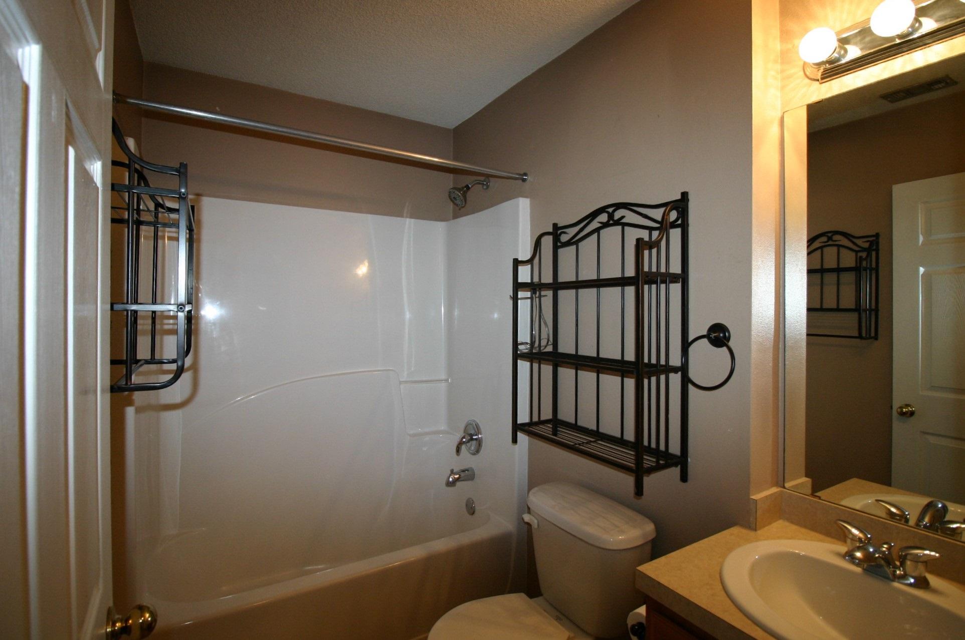 BROOKE ESTATES PH II - Residential Lease