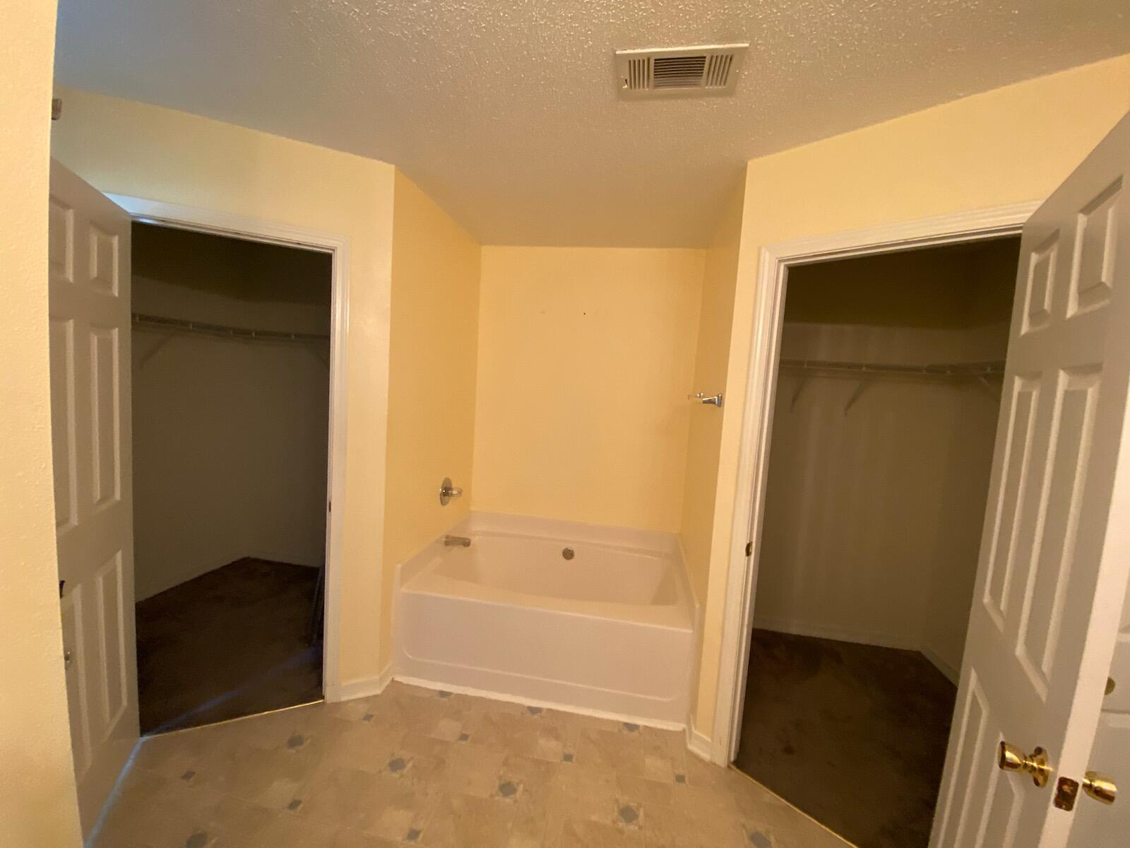 NORTHVIEW ESTATES 5TH ADDN - Residential Lease