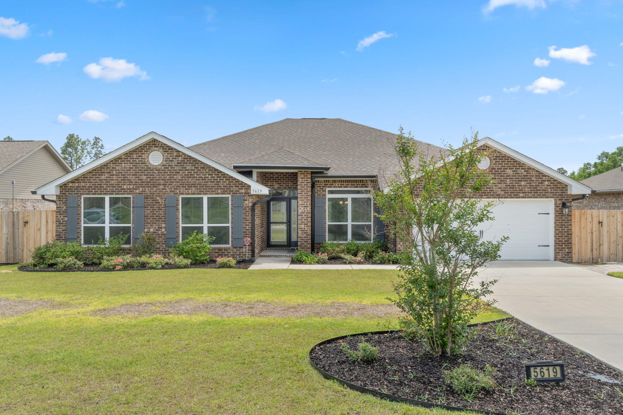 HAMILTON CROSSING - Residential