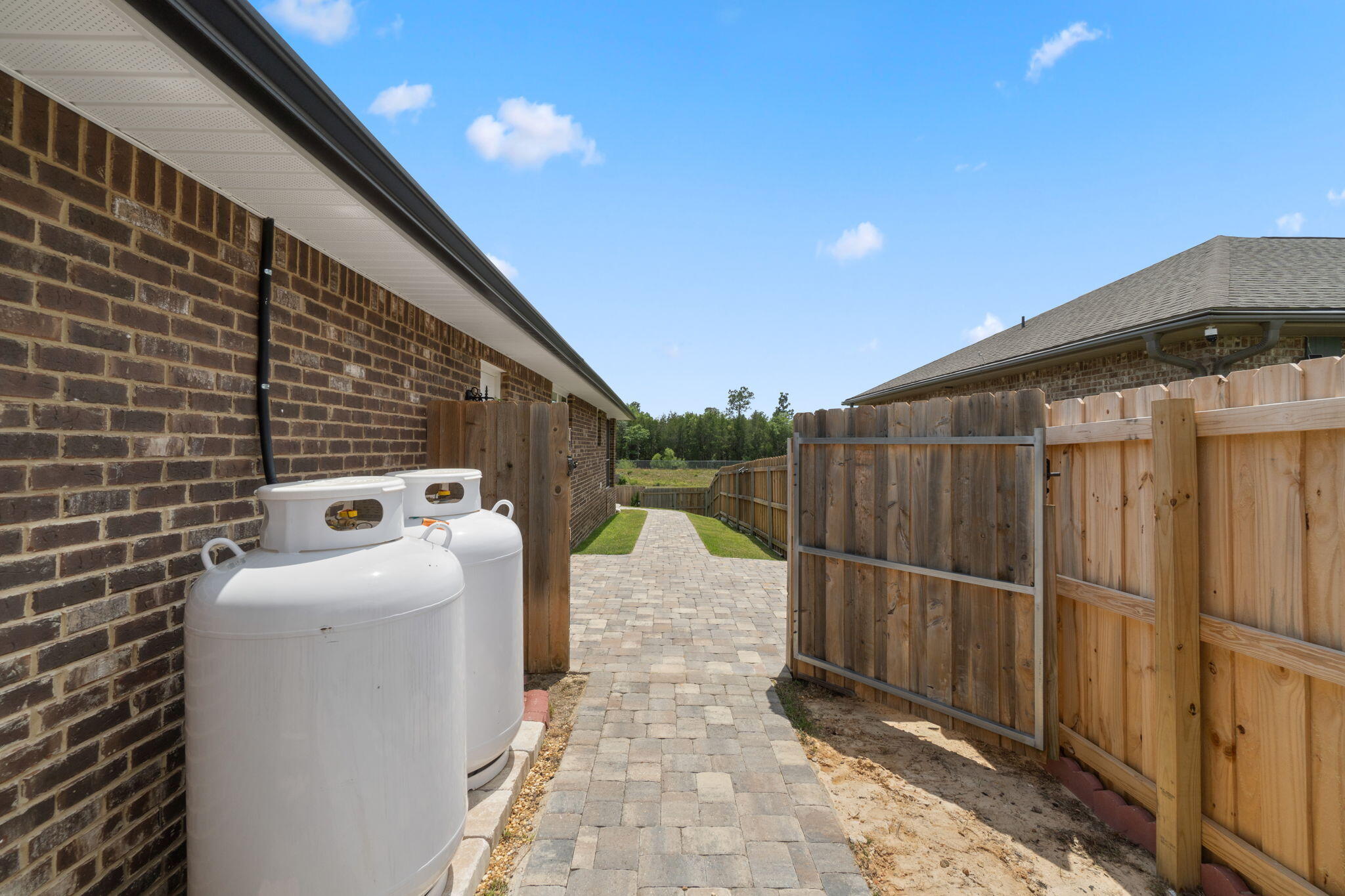 HAMILTON CROSSING - Residential