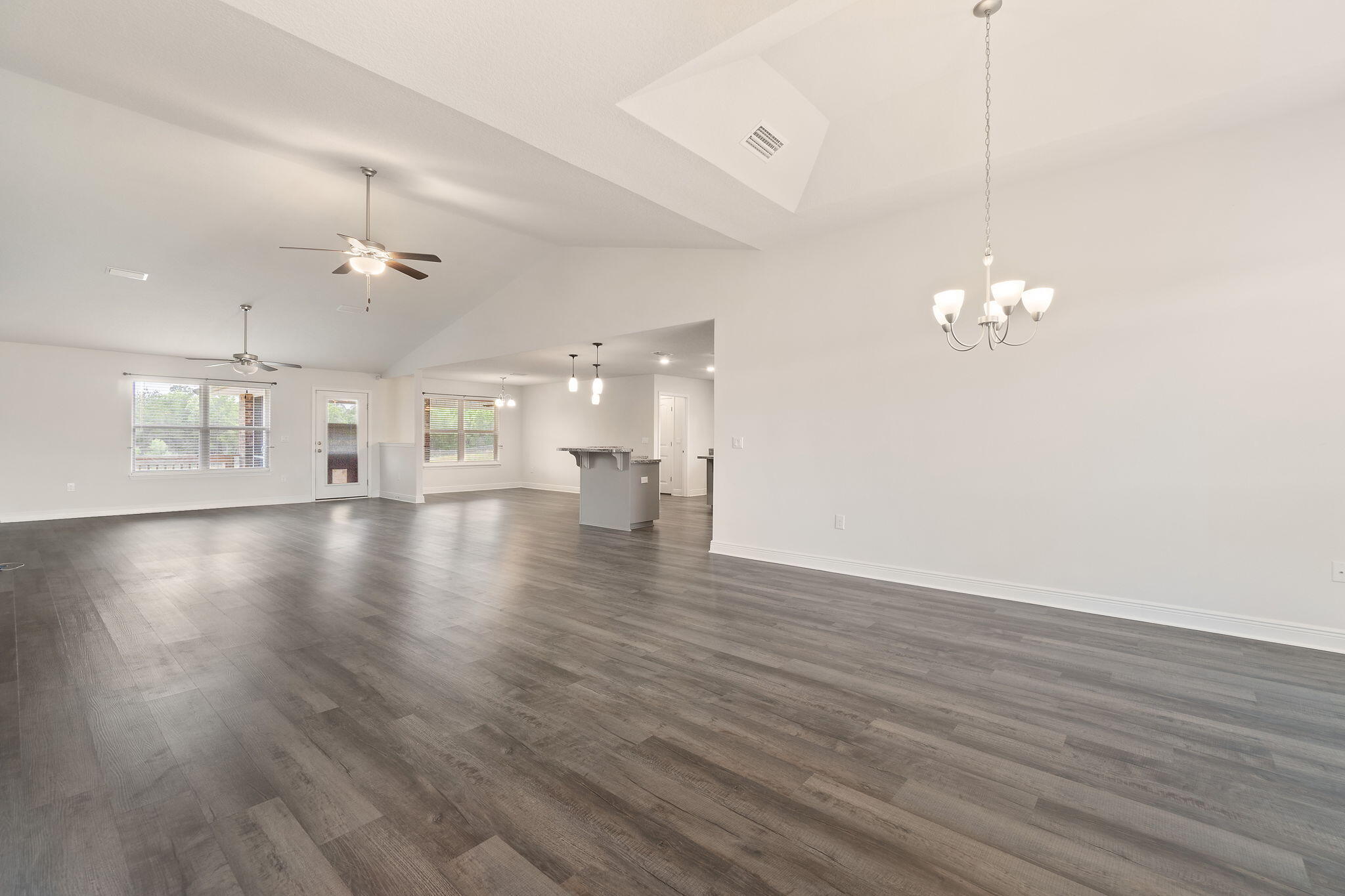 HAMILTON CROSSING - Residential