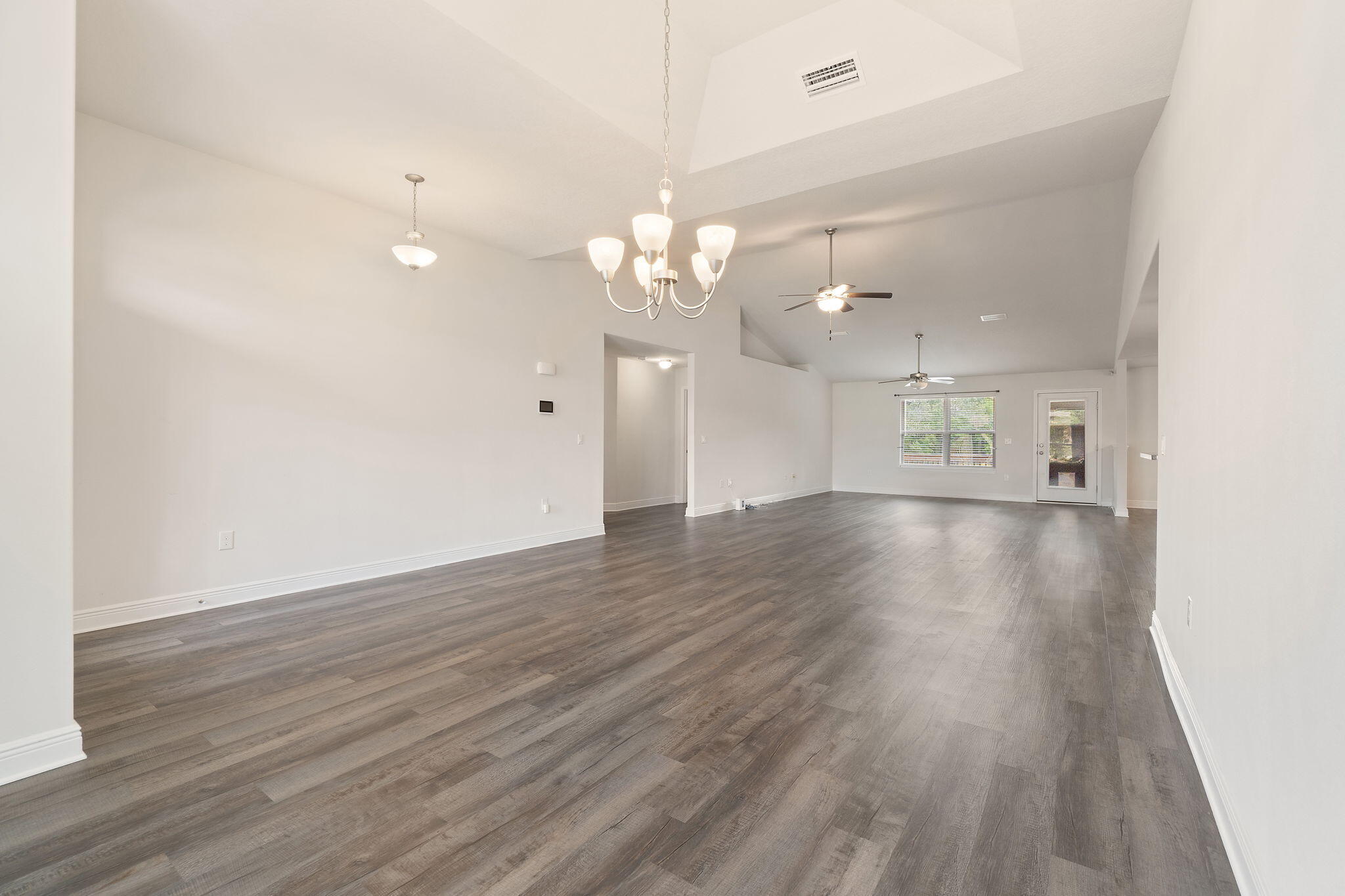 HAMILTON CROSSING - Residential