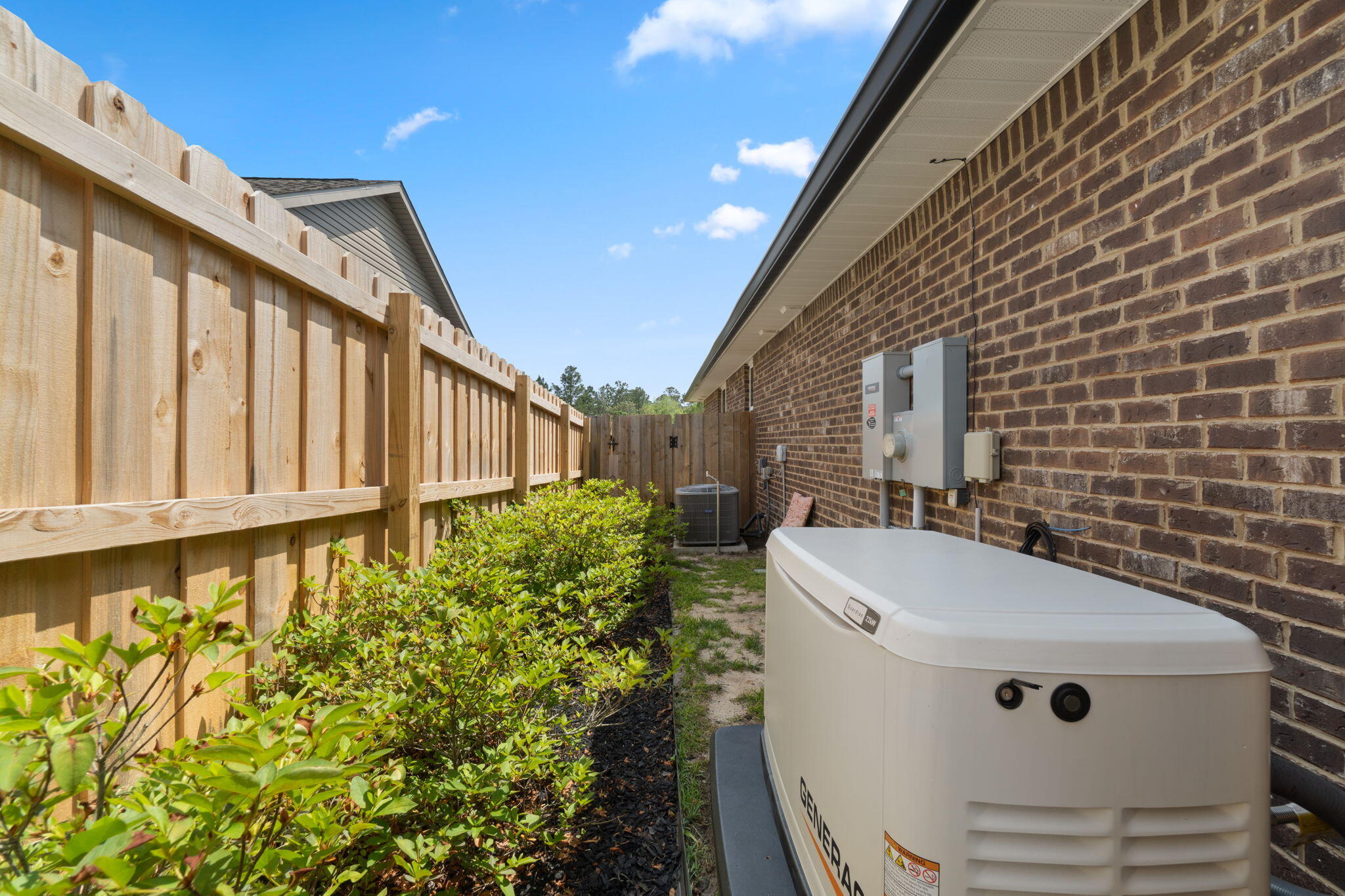 HAMILTON CROSSING - Residential