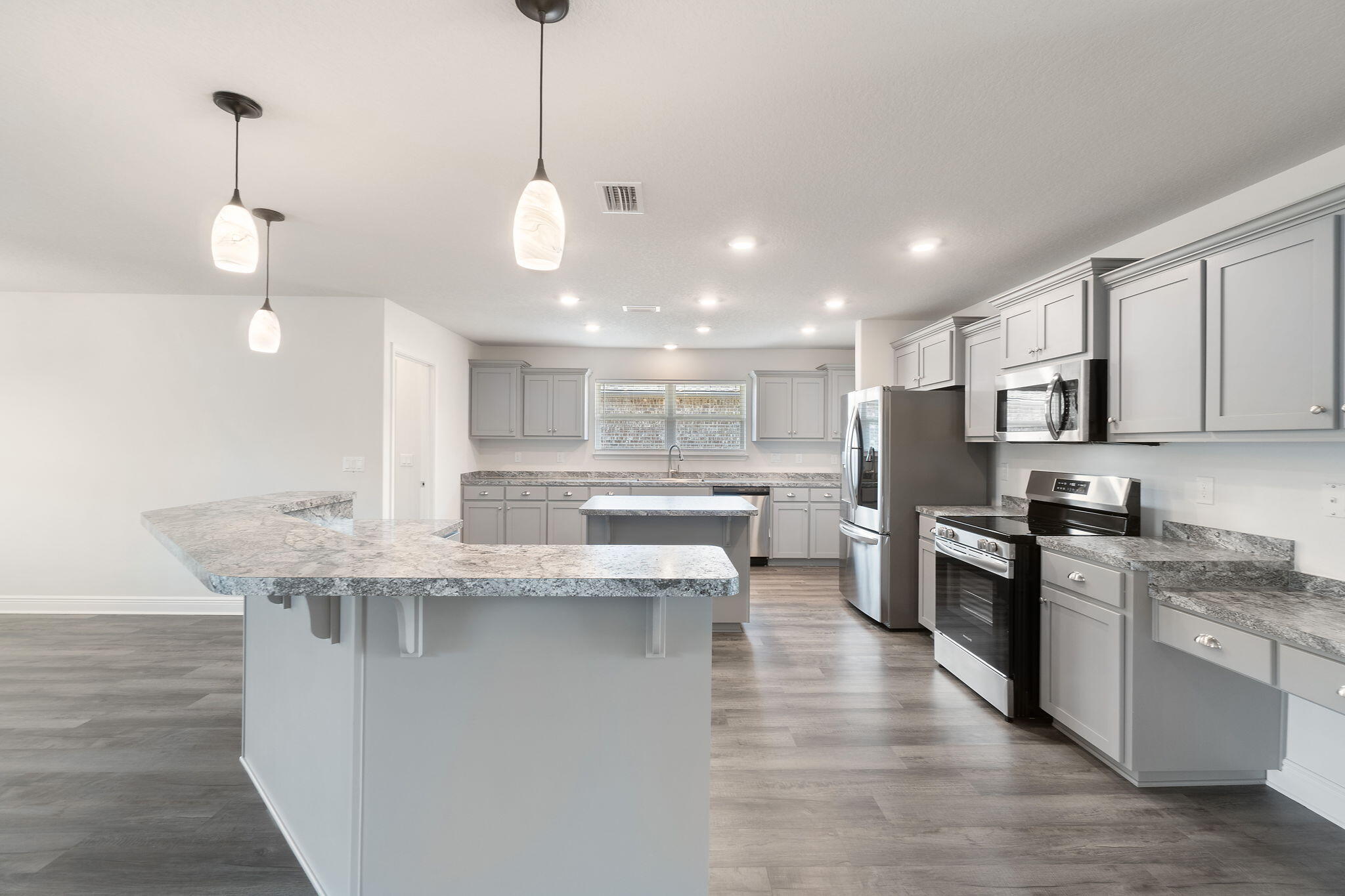 HAMILTON CROSSING - Residential