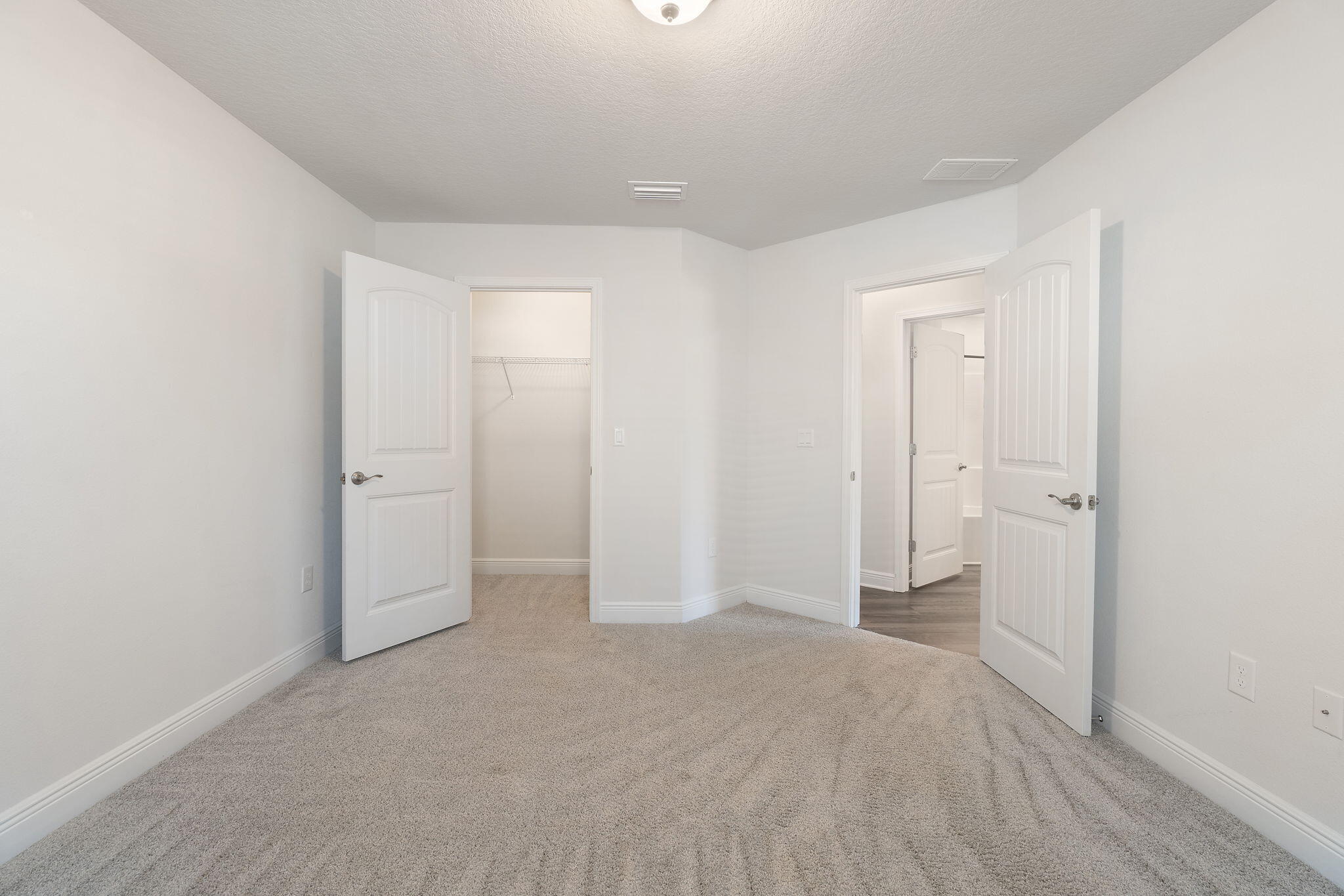 HAMILTON CROSSING - Residential