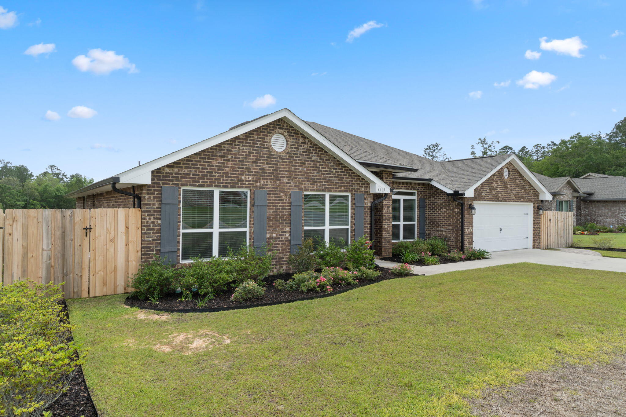 HAMILTON CROSSING - Residential