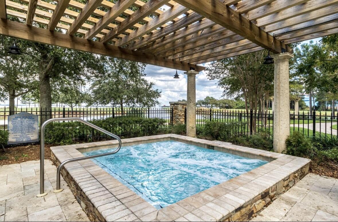 ONE WATER PLACE AT KELLY PLANTATION - Residential