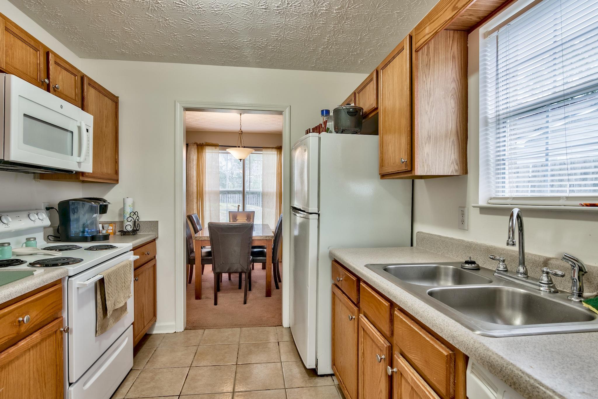 BRANDON OAKS - Residential