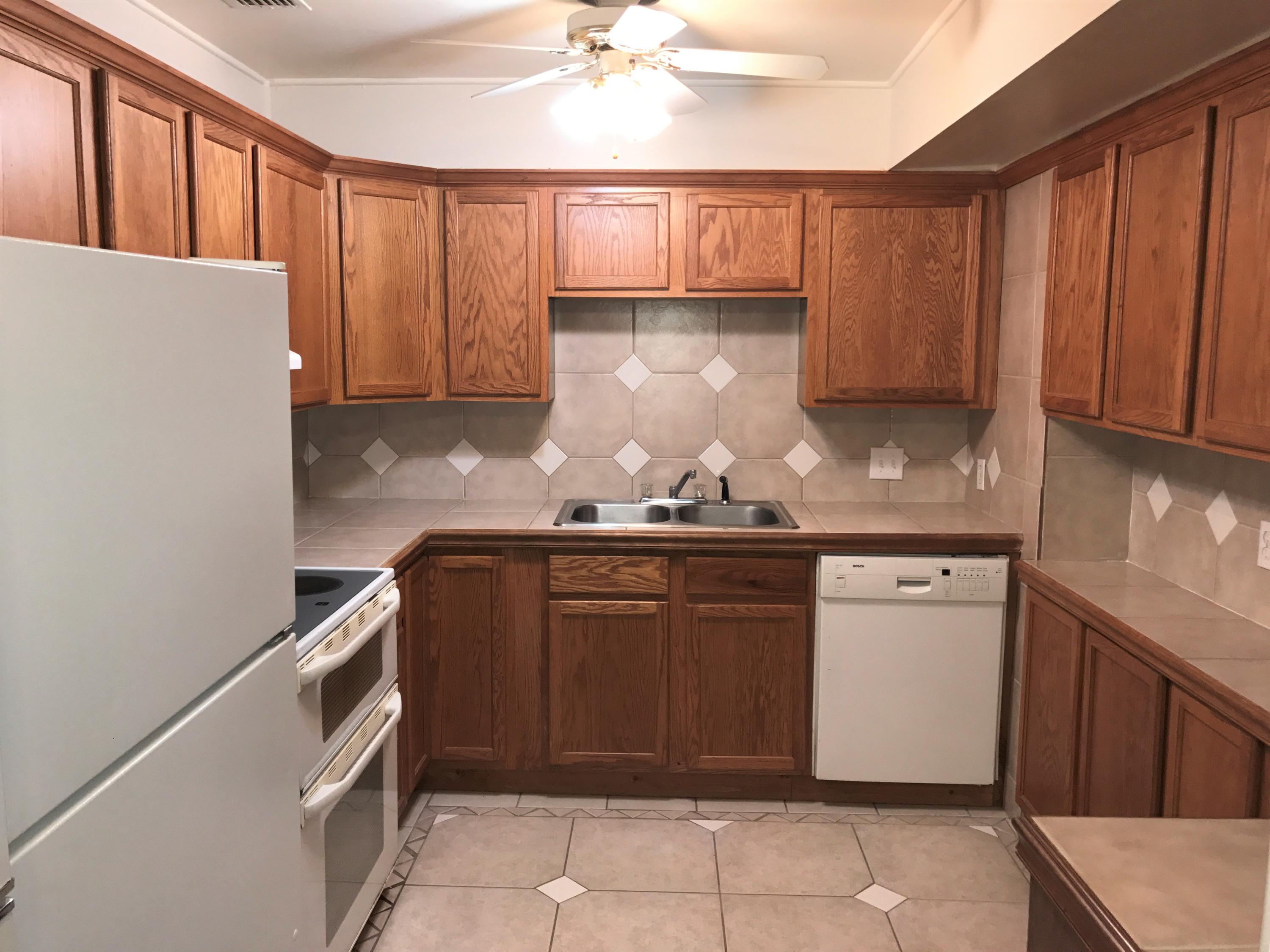 ELLIOTTS POINT 4TH ADDN - Residential