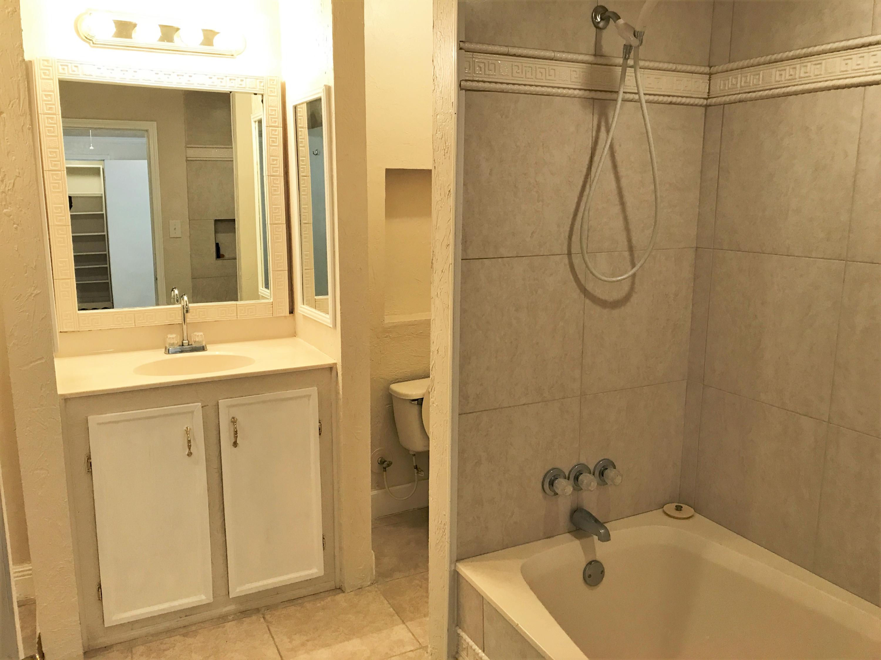 ELLIOTTS POINT 4TH ADDN - Residential