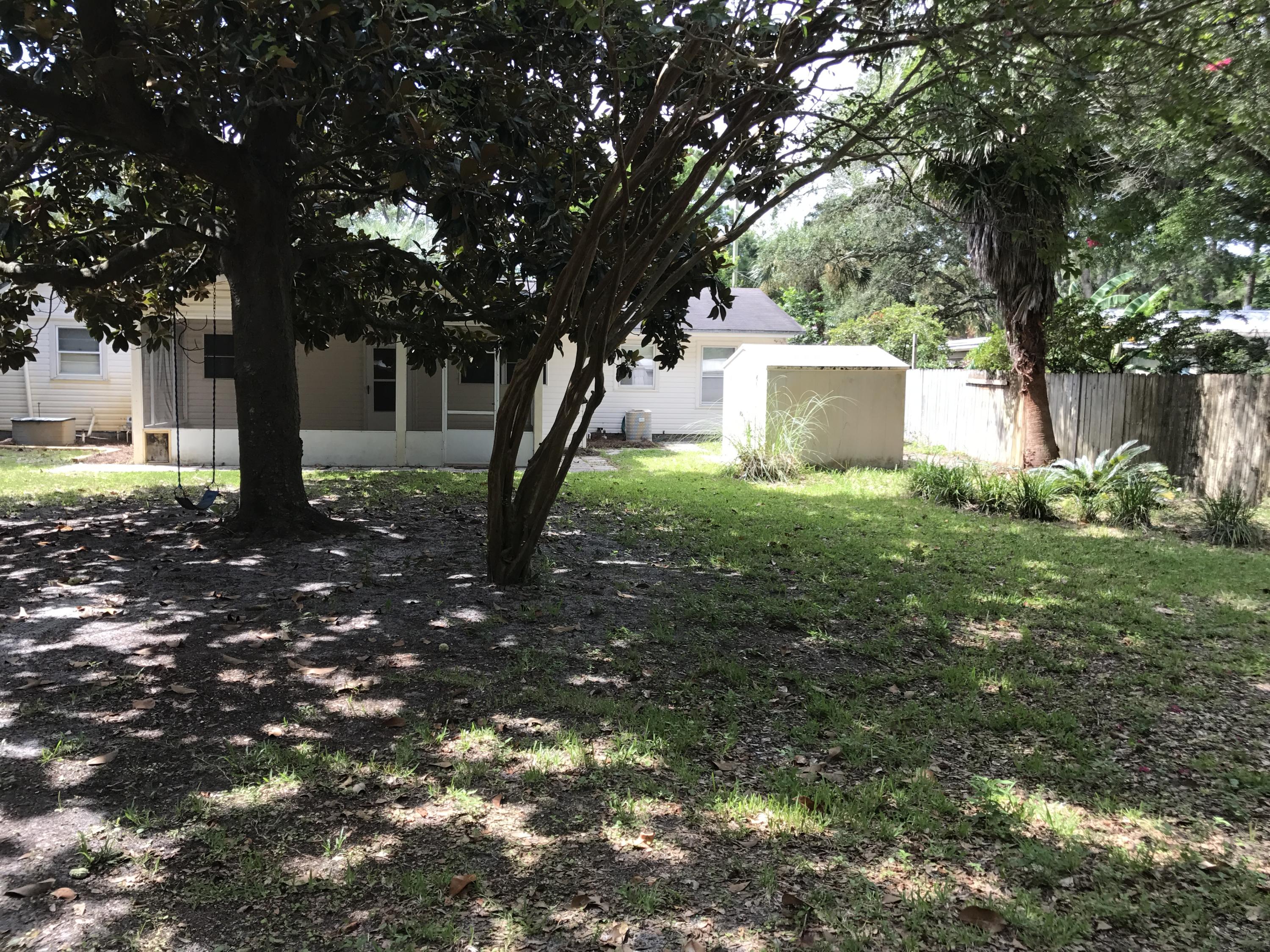 ELLIOTTS POINT 4TH ADDN - Residential