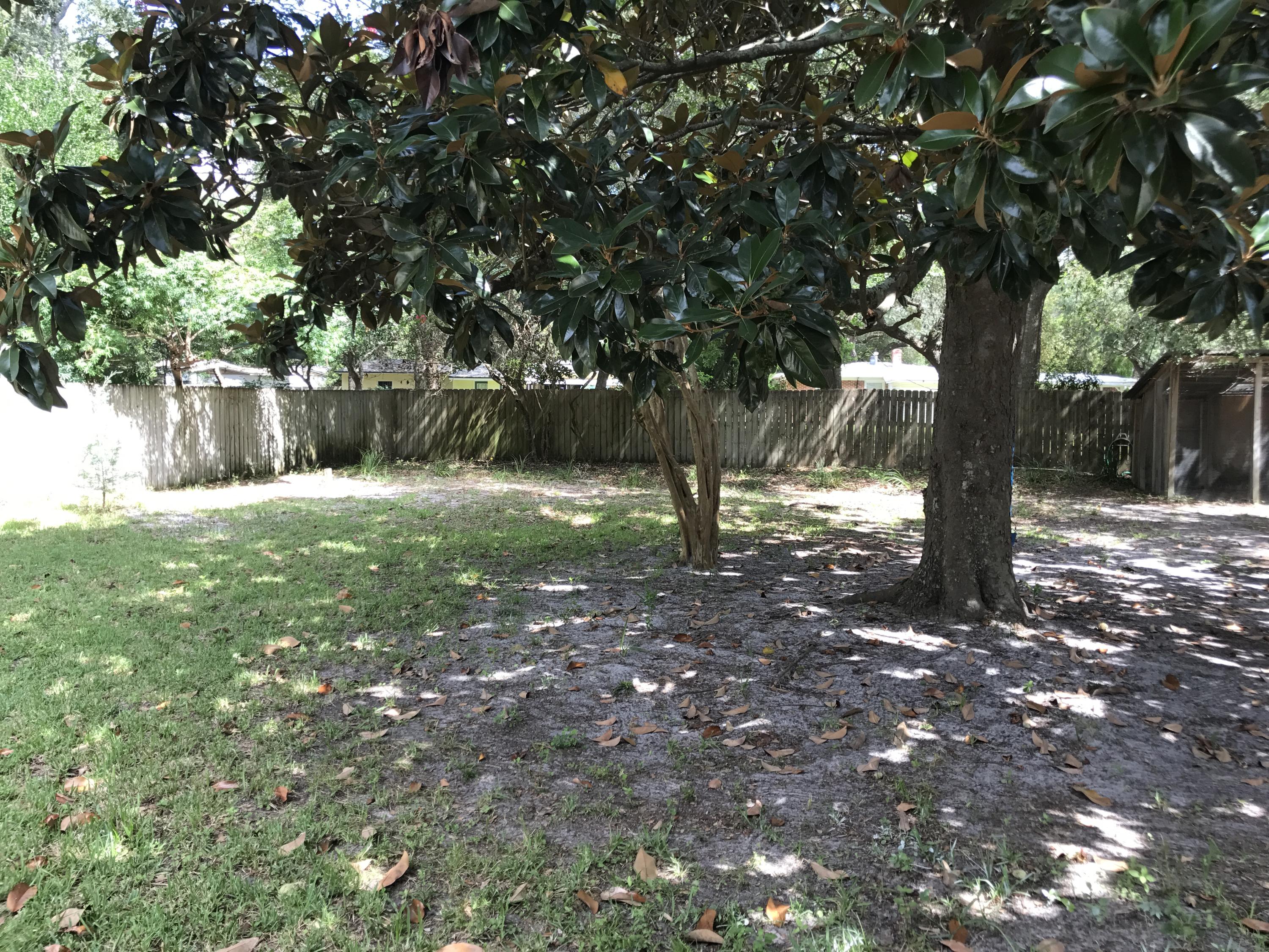 ELLIOTTS POINT 4TH ADDN - Residential