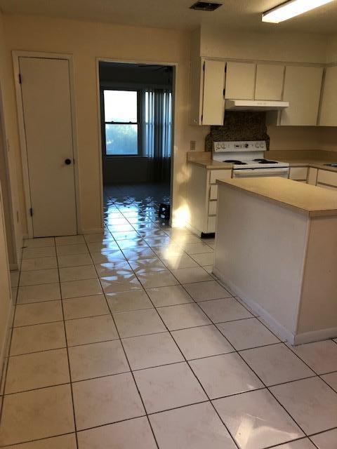 TIMBERLAKE ESTATES - Residential