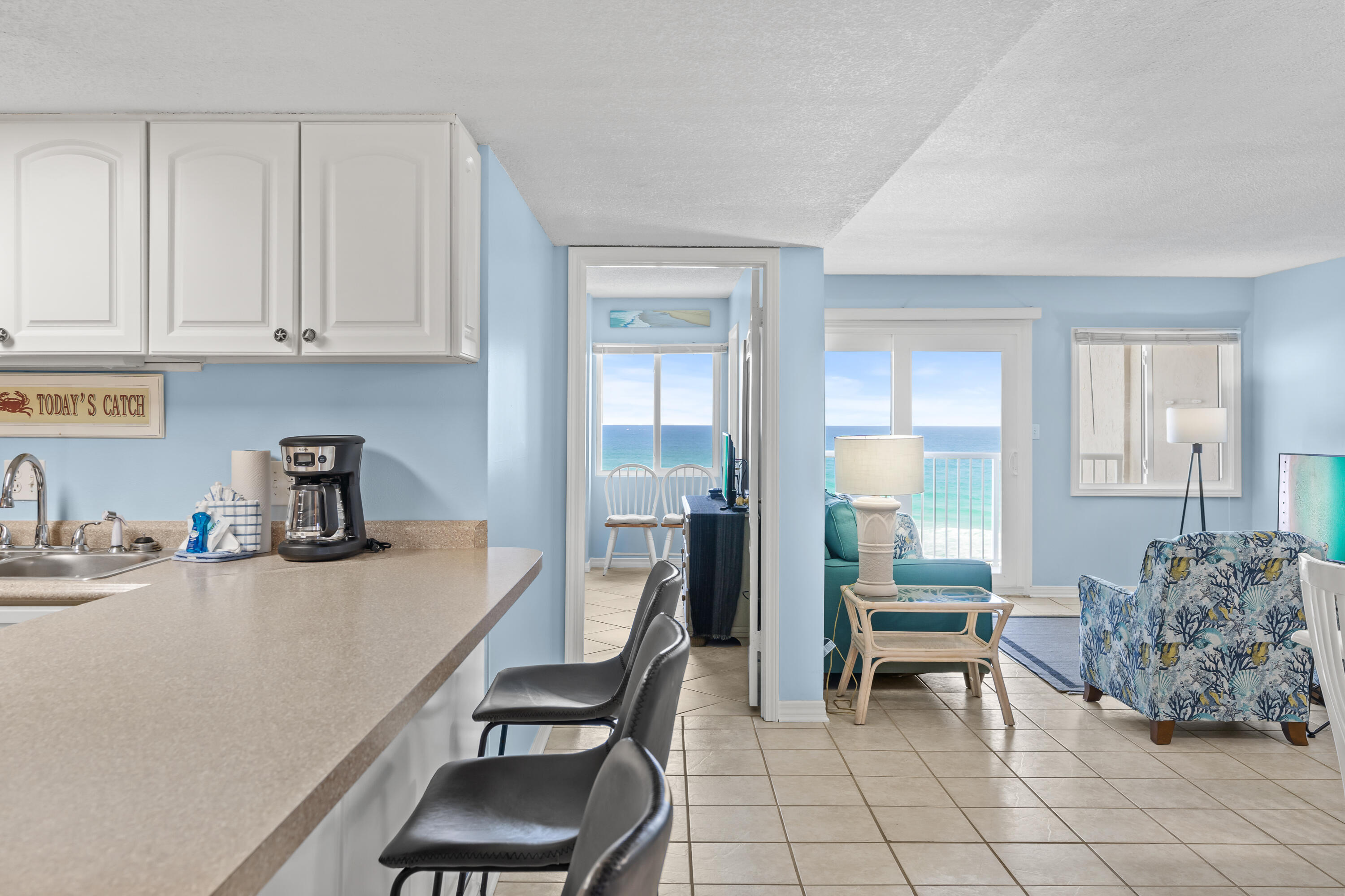 HOLIDAY SURF & RACQUET CLUB - Residential