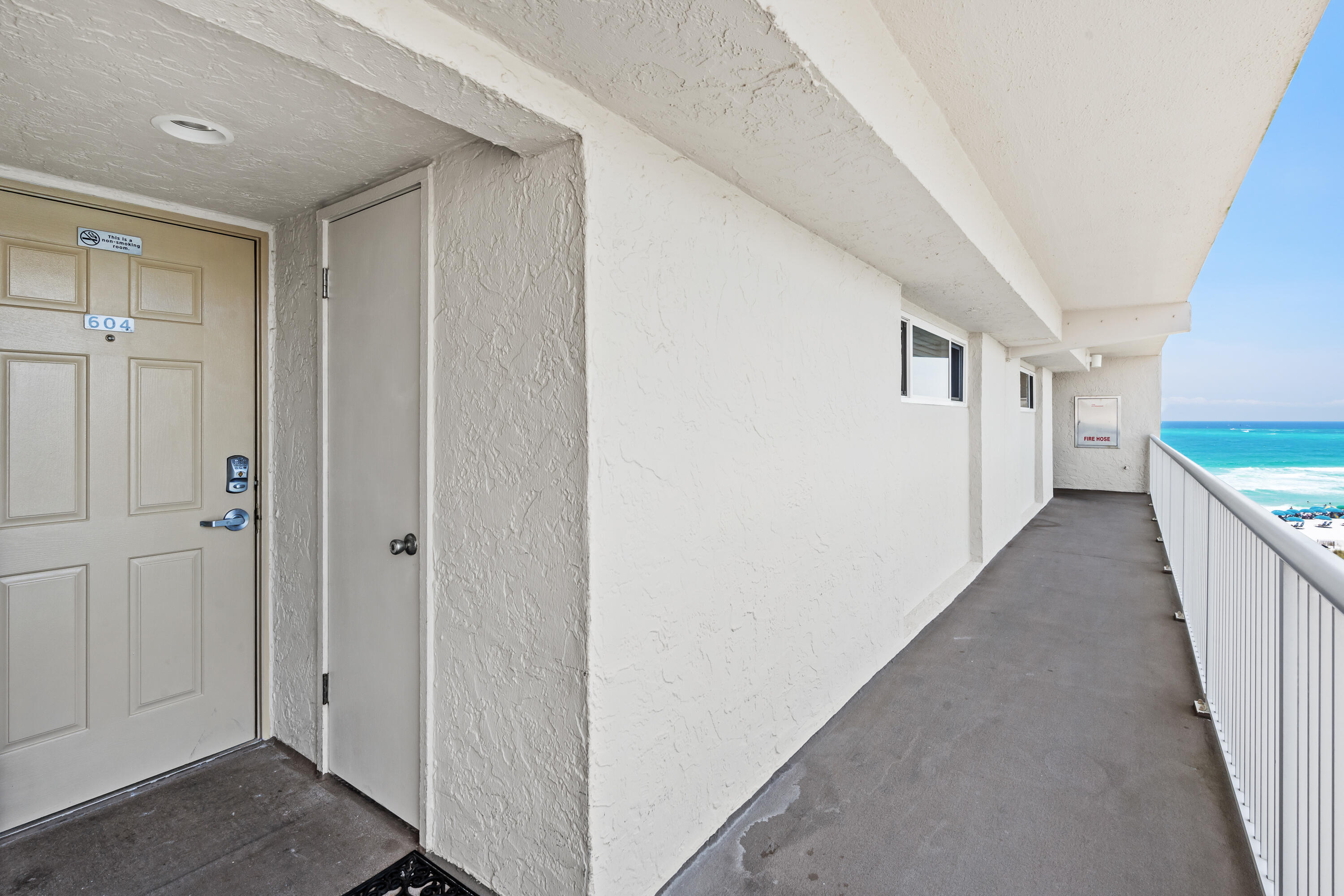 HOLIDAY SURF & RACQUET CLUB - Residential