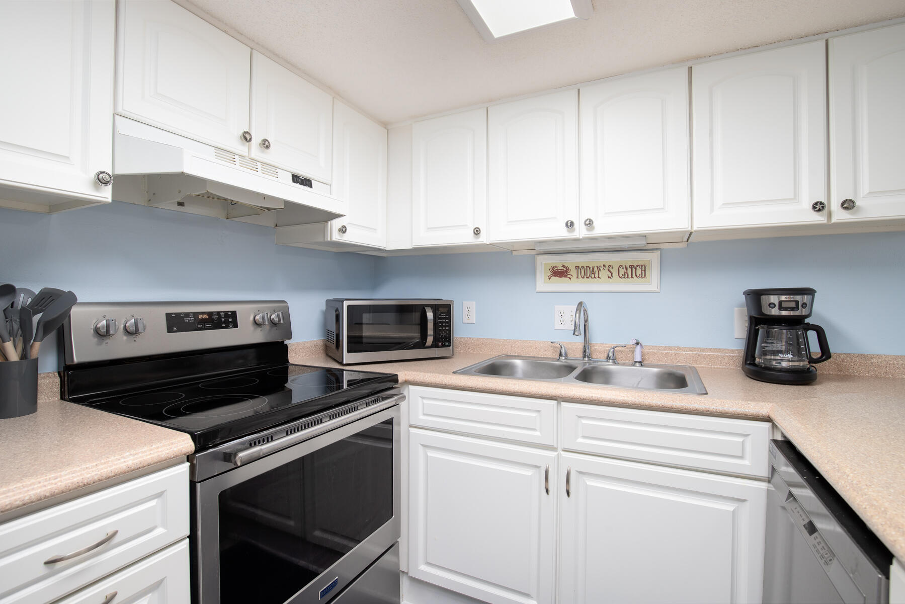 HOLIDAY SURF & RACQUET CLUB - Residential