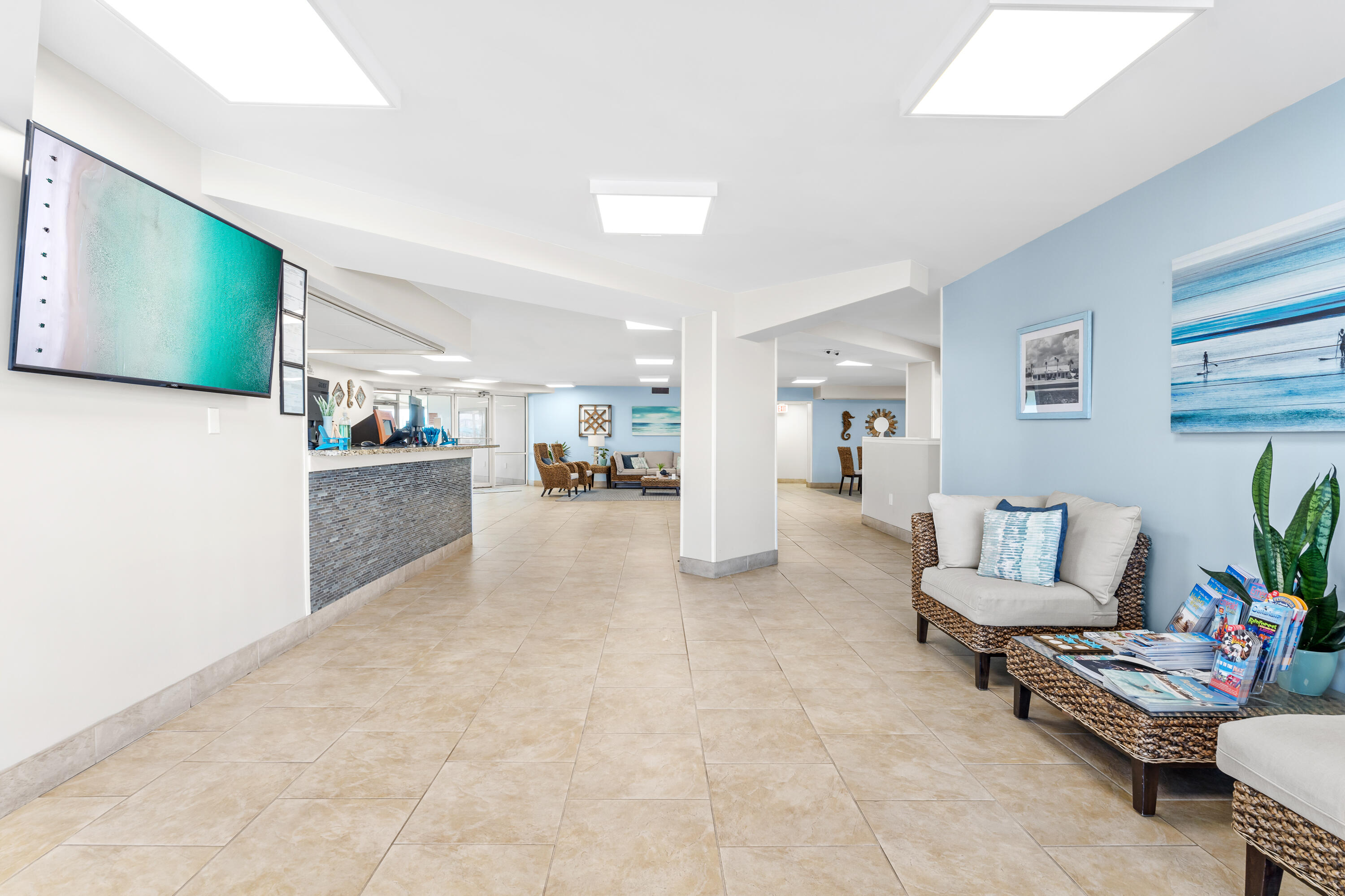 HOLIDAY SURF & RACQUET CLUB - Residential