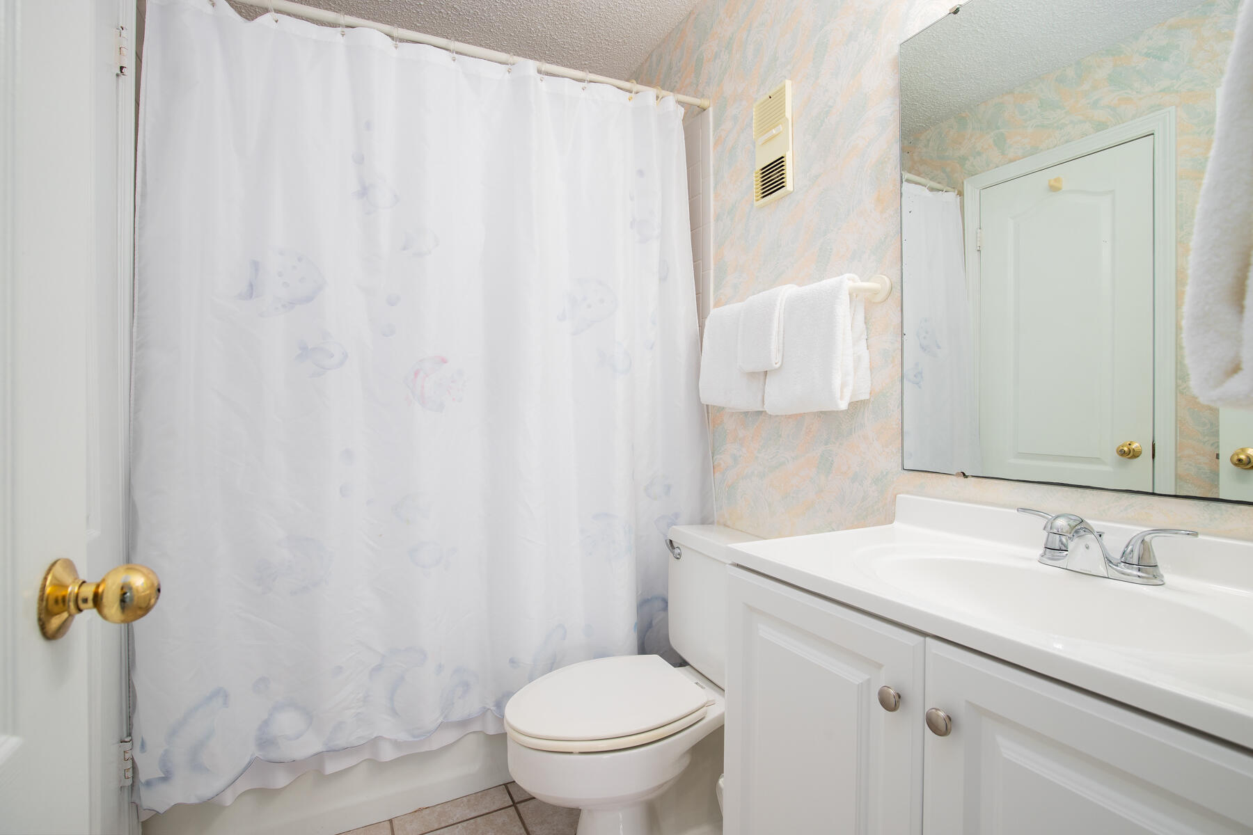 HOLIDAY SURF & RACQUET CLUB - Residential