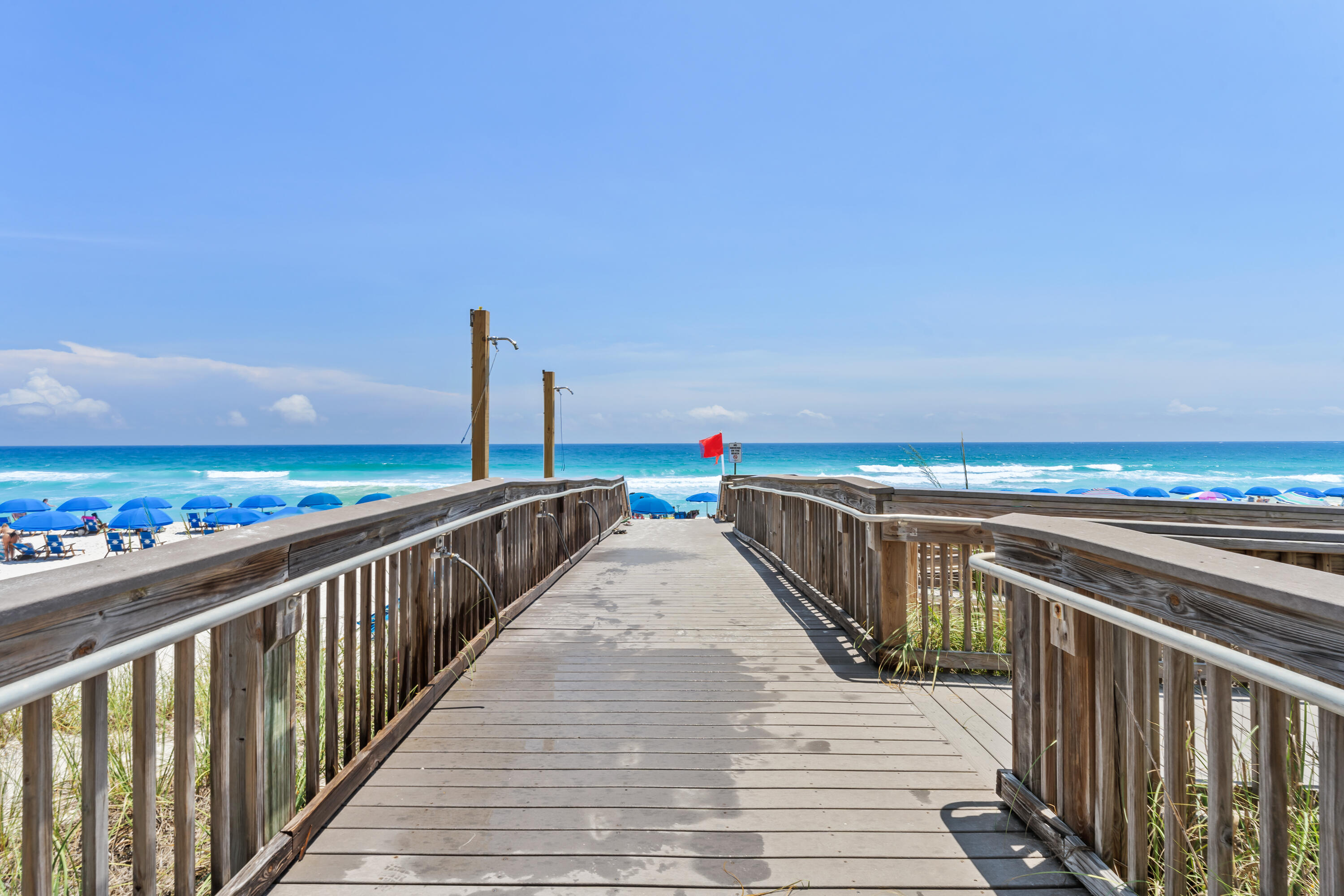 HOLIDAY SURF & RACQUET CLUB - Residential