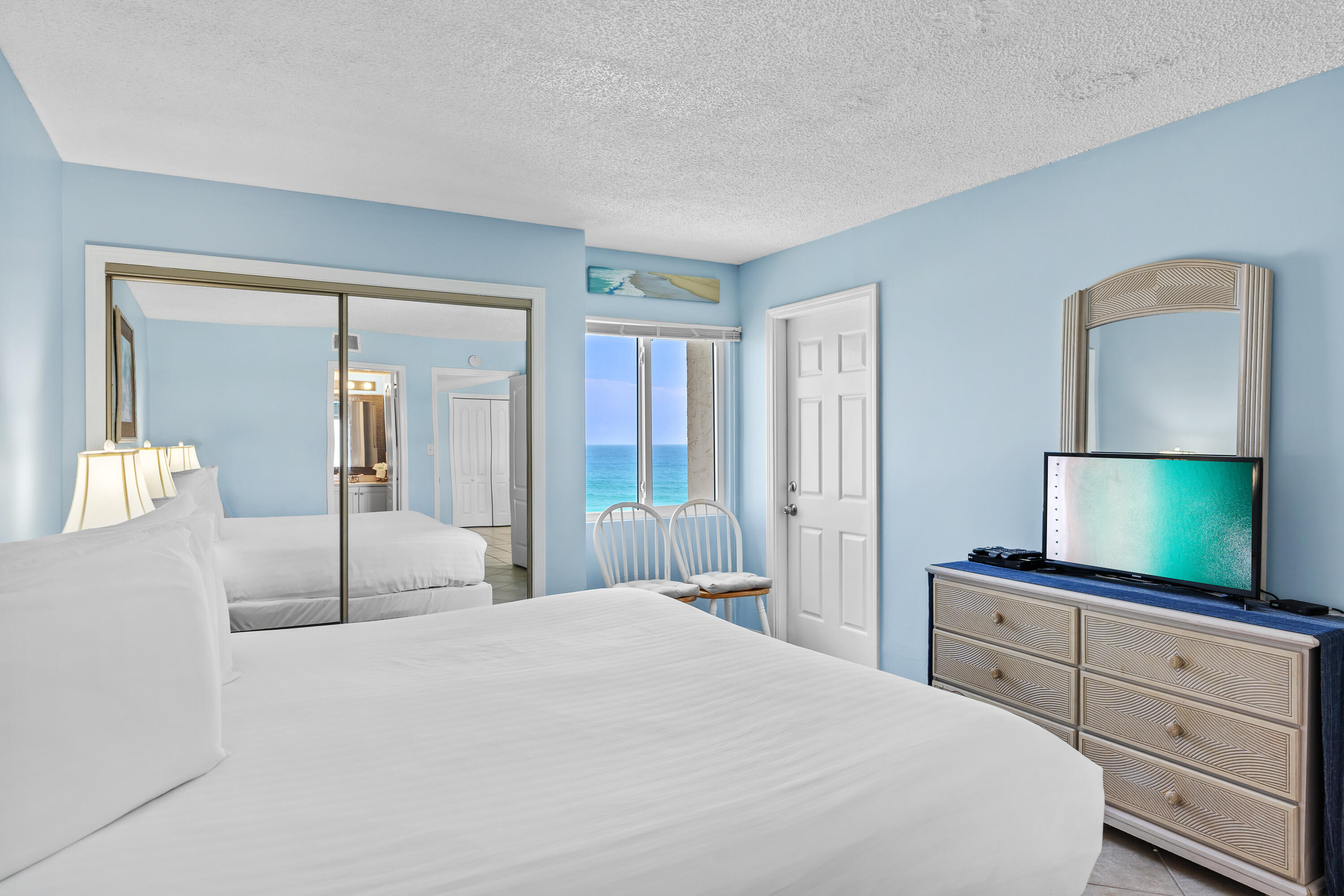 HOLIDAY SURF & RACQUET CLUB - Residential