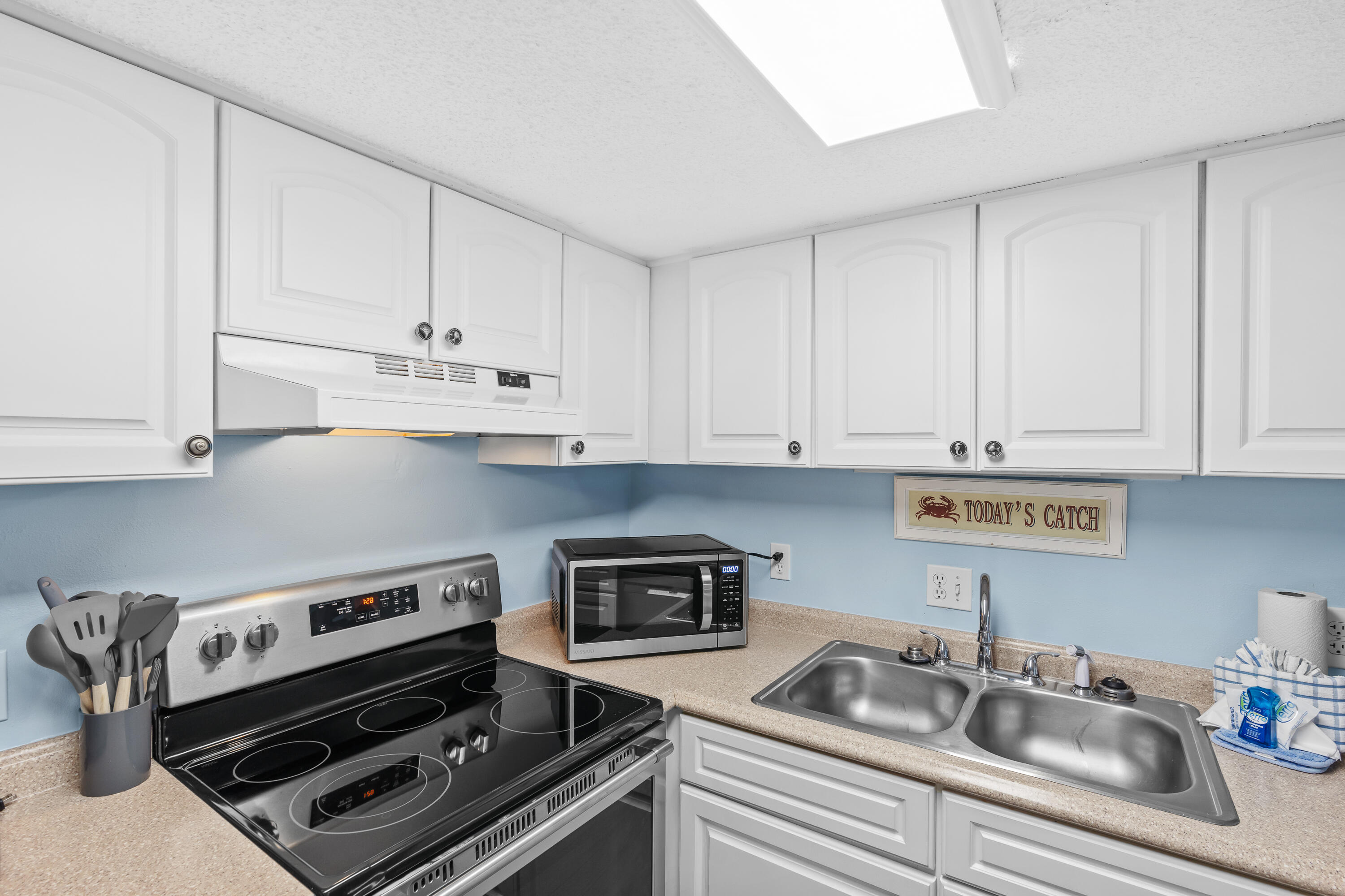 HOLIDAY SURF & RACQUET CLUB - Residential