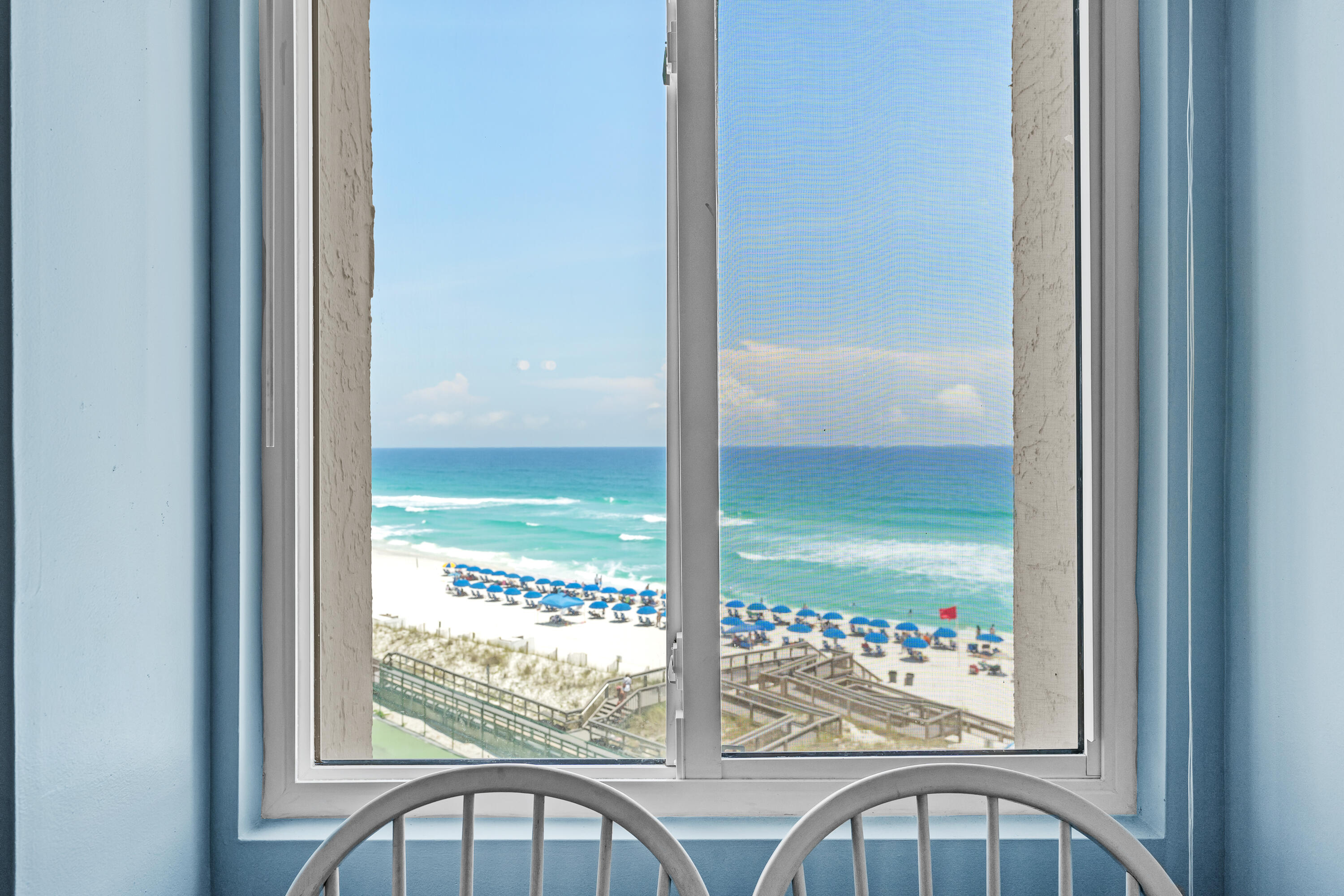 HOLIDAY SURF & RACQUET CLUB - Residential