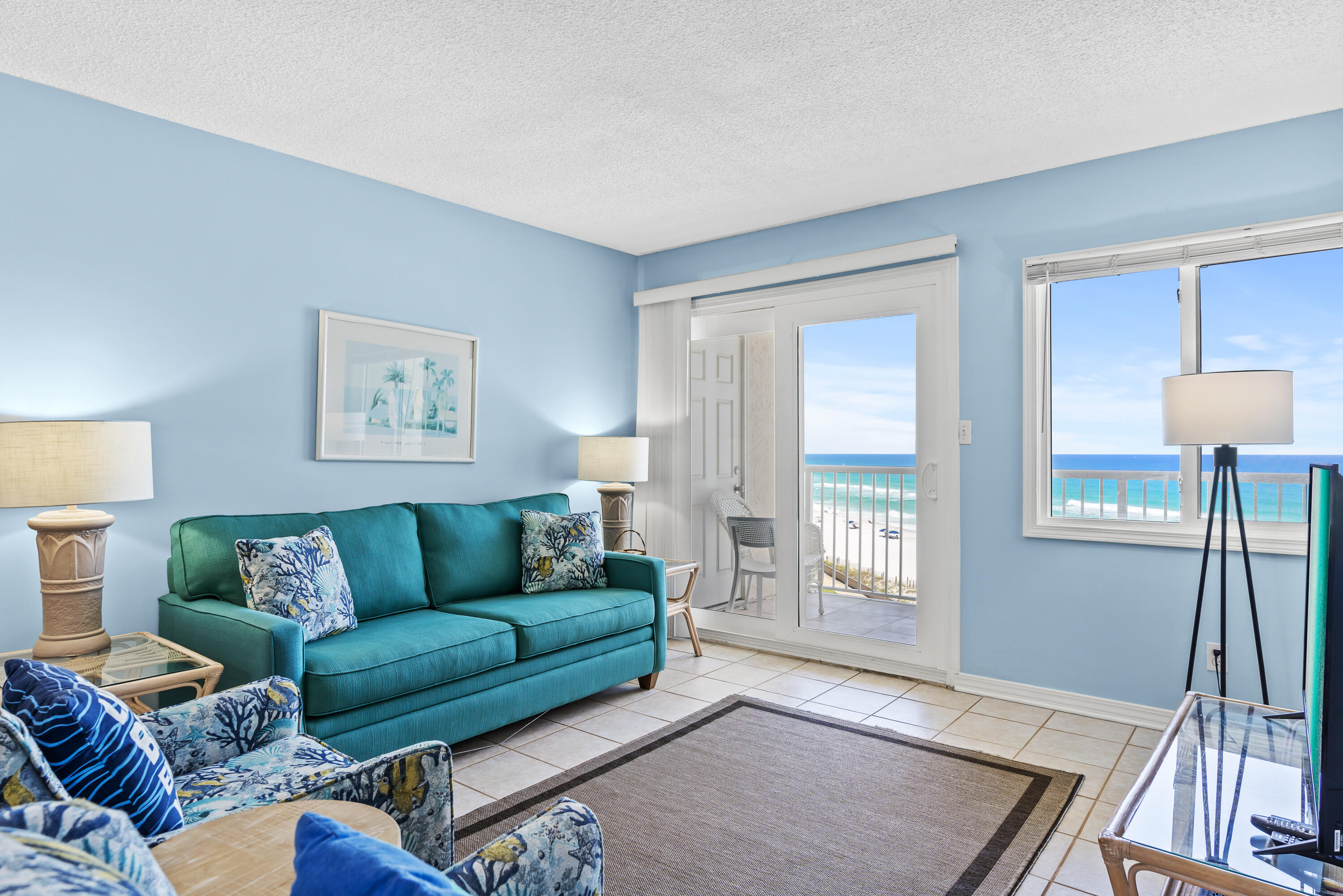 HOLIDAY SURF & RACQUET CLUB - Residential
