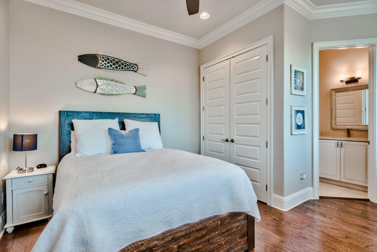 BAYTOWNE AVE EAST - Residential