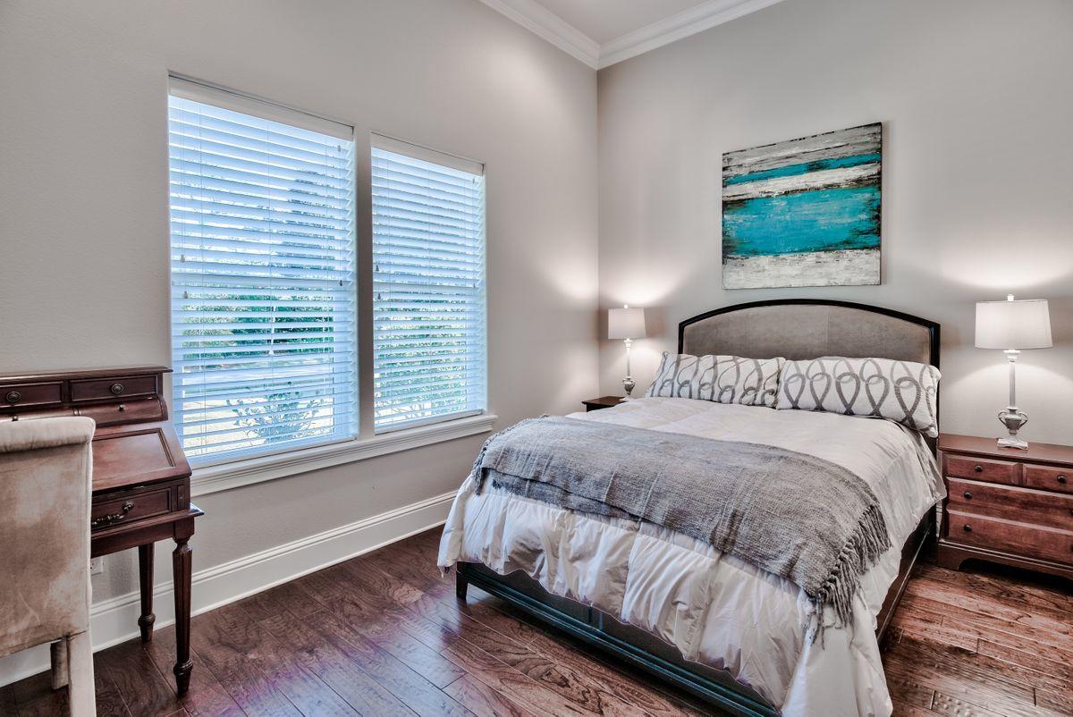 BAYTOWNE AVE EAST - Residential