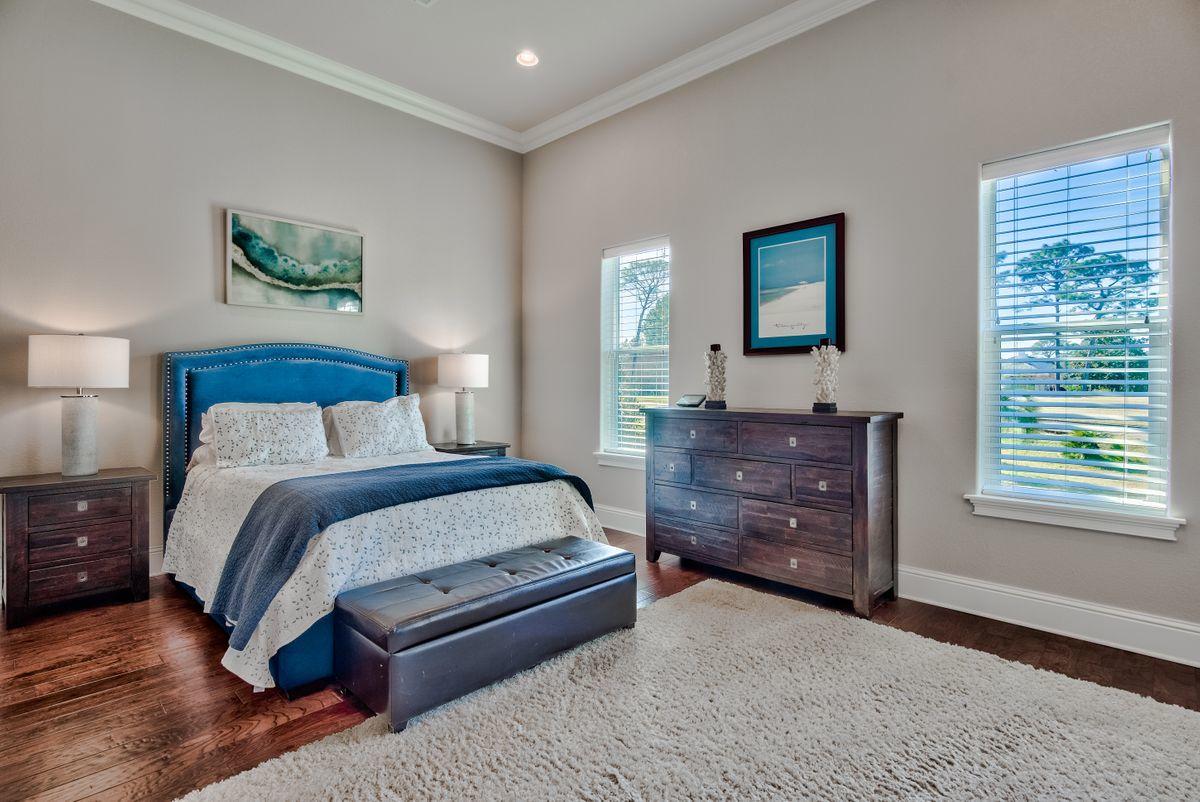 BAYTOWNE AVE EAST - Residential