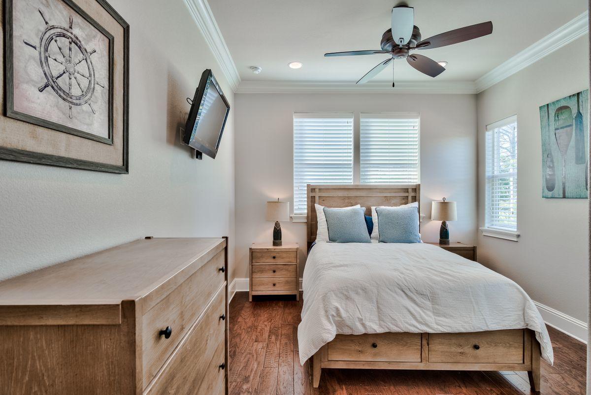 BAYTOWNE AVE EAST - Residential