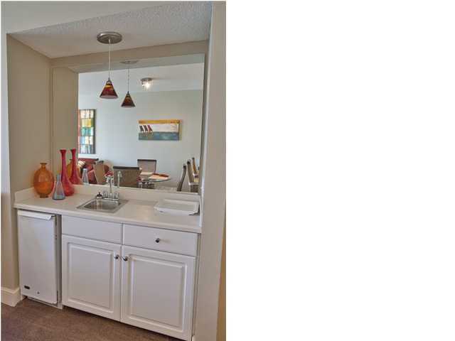 MAJESTIC BEACH TOWERS II - Residential