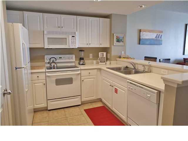 MAJESTIC BEACH TOWERS II - Residential