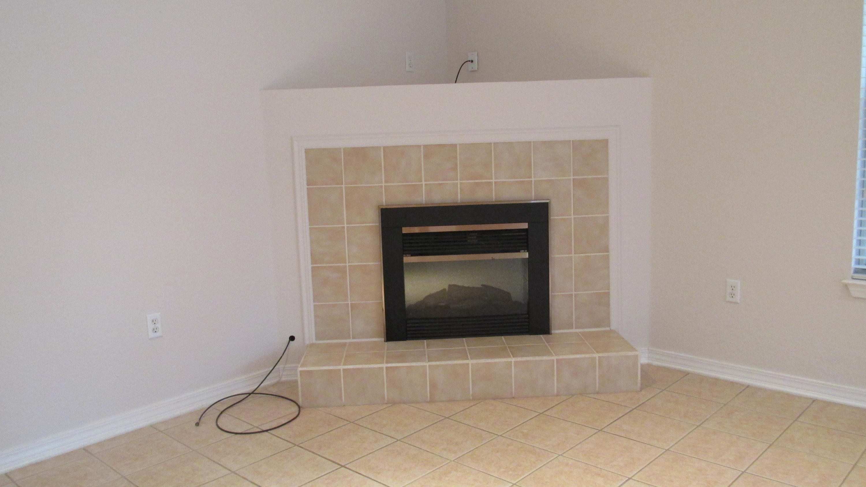 EMERALD LAKES PH 1 - Residential Lease