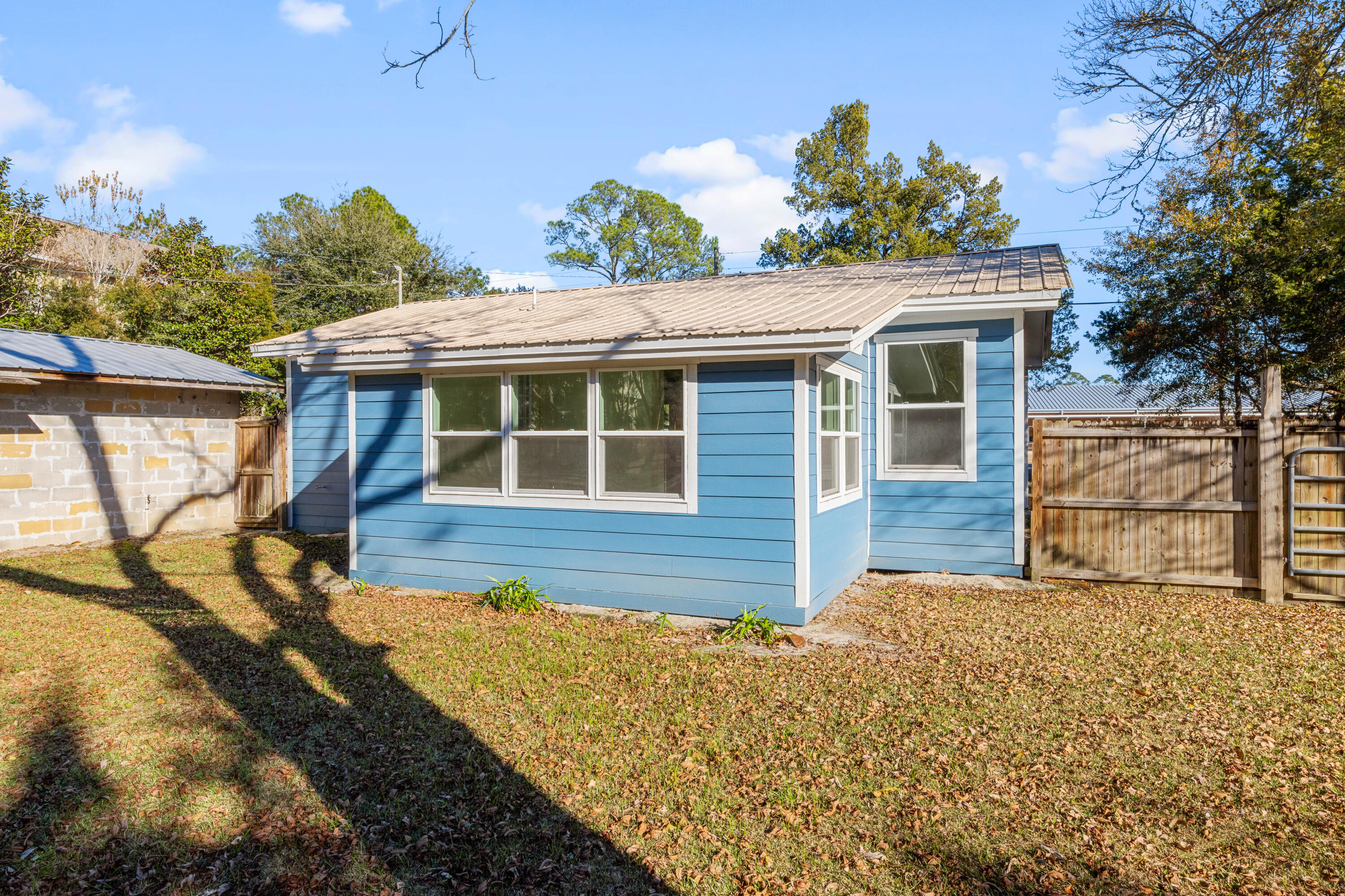 NO RECORDED SUBDIVISION - Residential