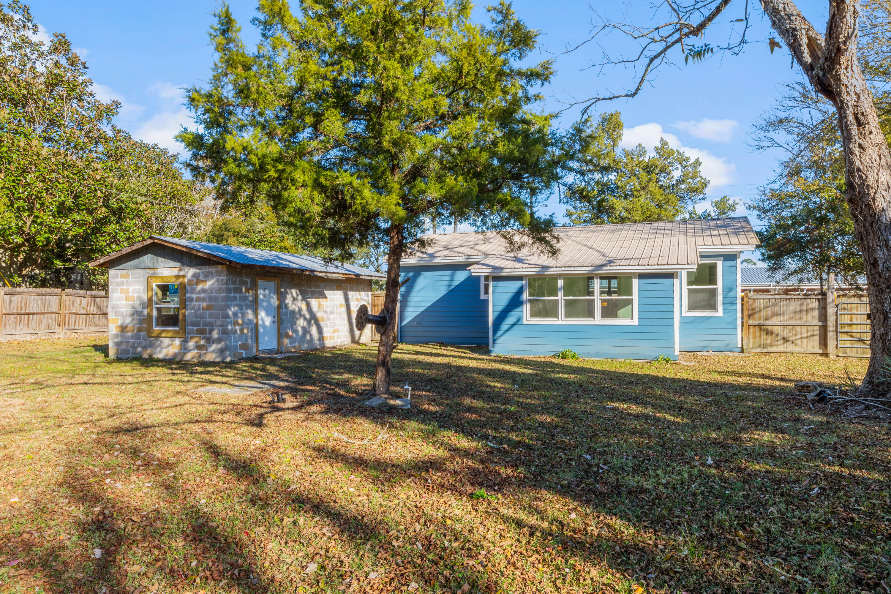 NO RECORDED SUBDIVISION - Residential