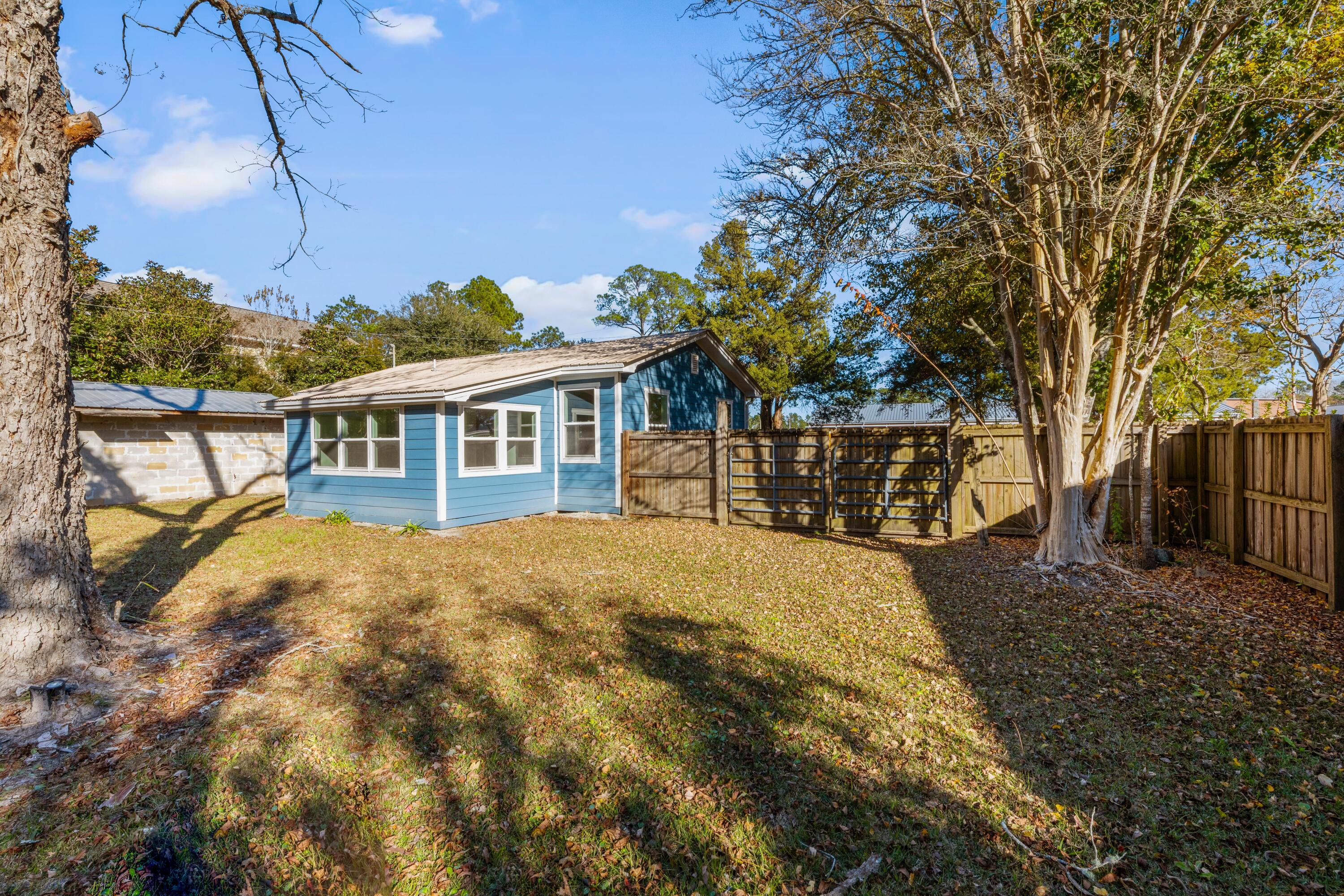 NO RECORDED SUBDIVISION - Residential