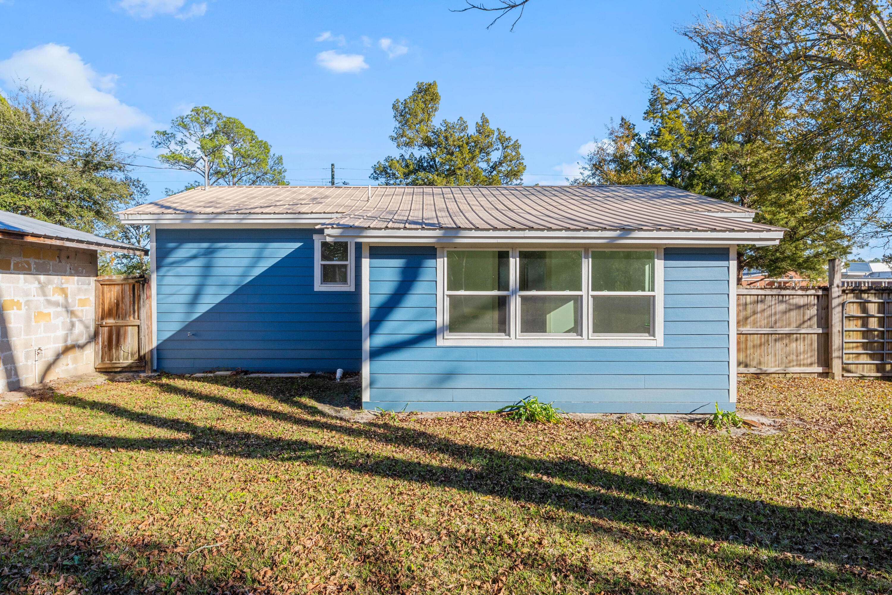 NO RECORDED SUBDIVISION - Residential