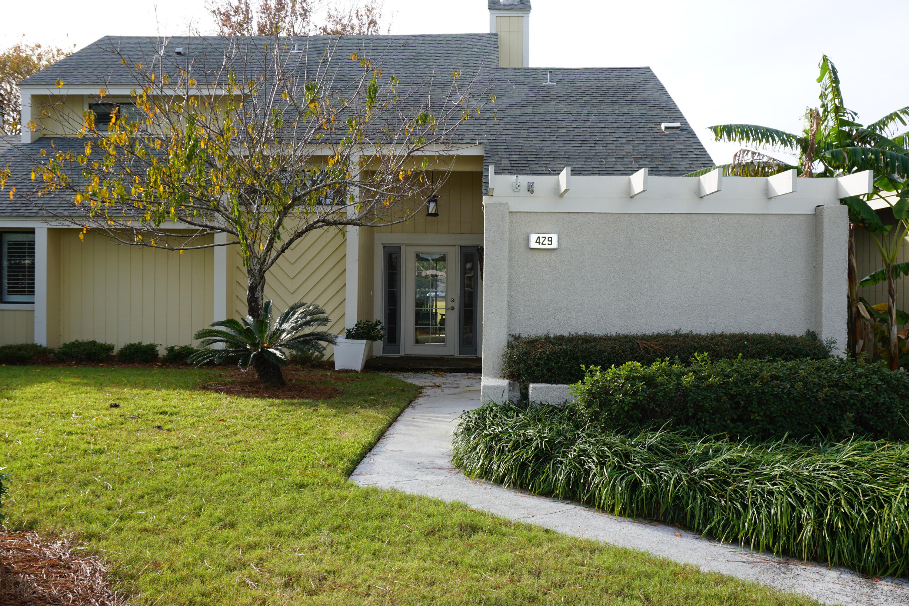 LINKSIDE VILLAGE UNIT 1 - Residential