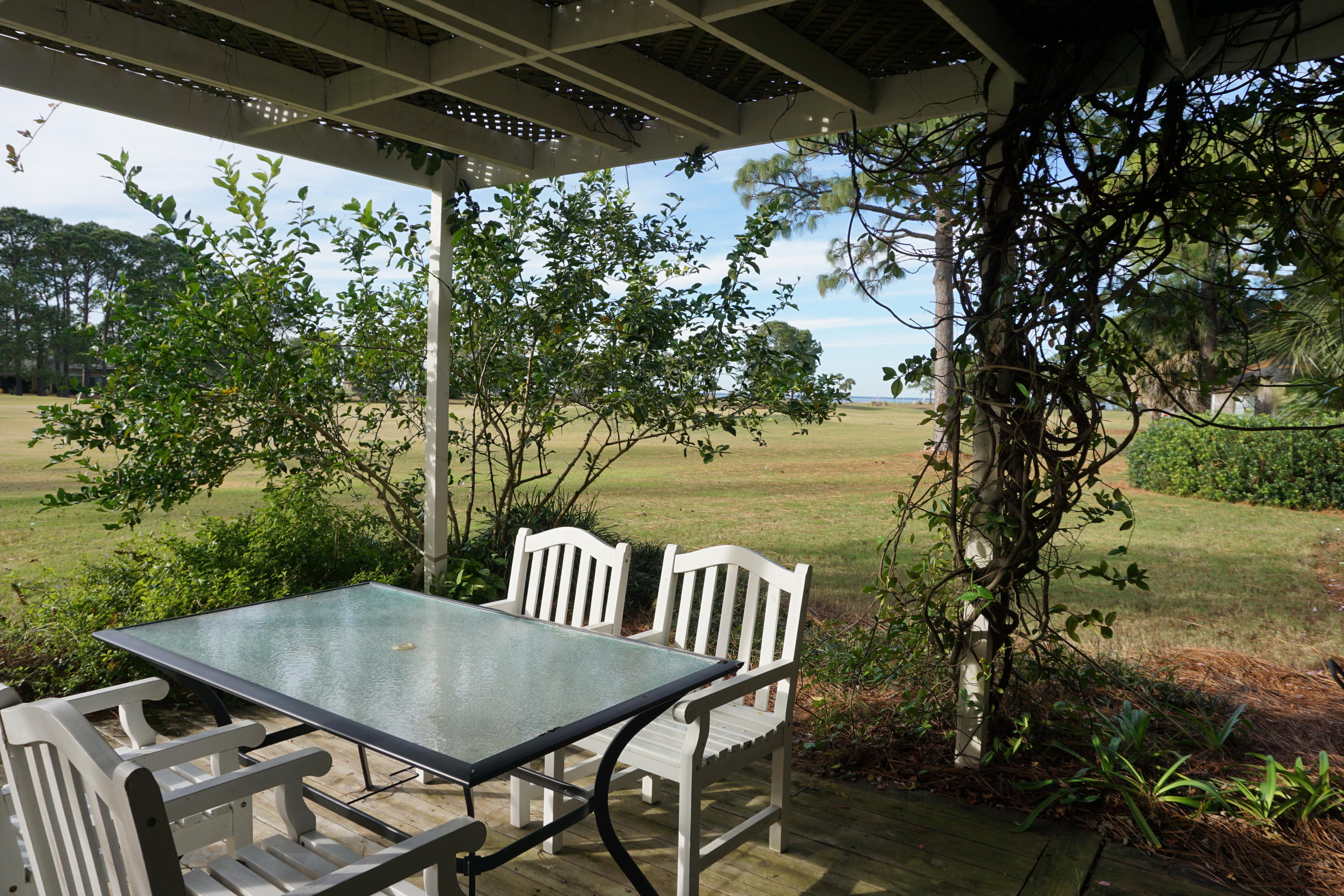 LINKSIDE VILLAGE UNIT 1 - Residential