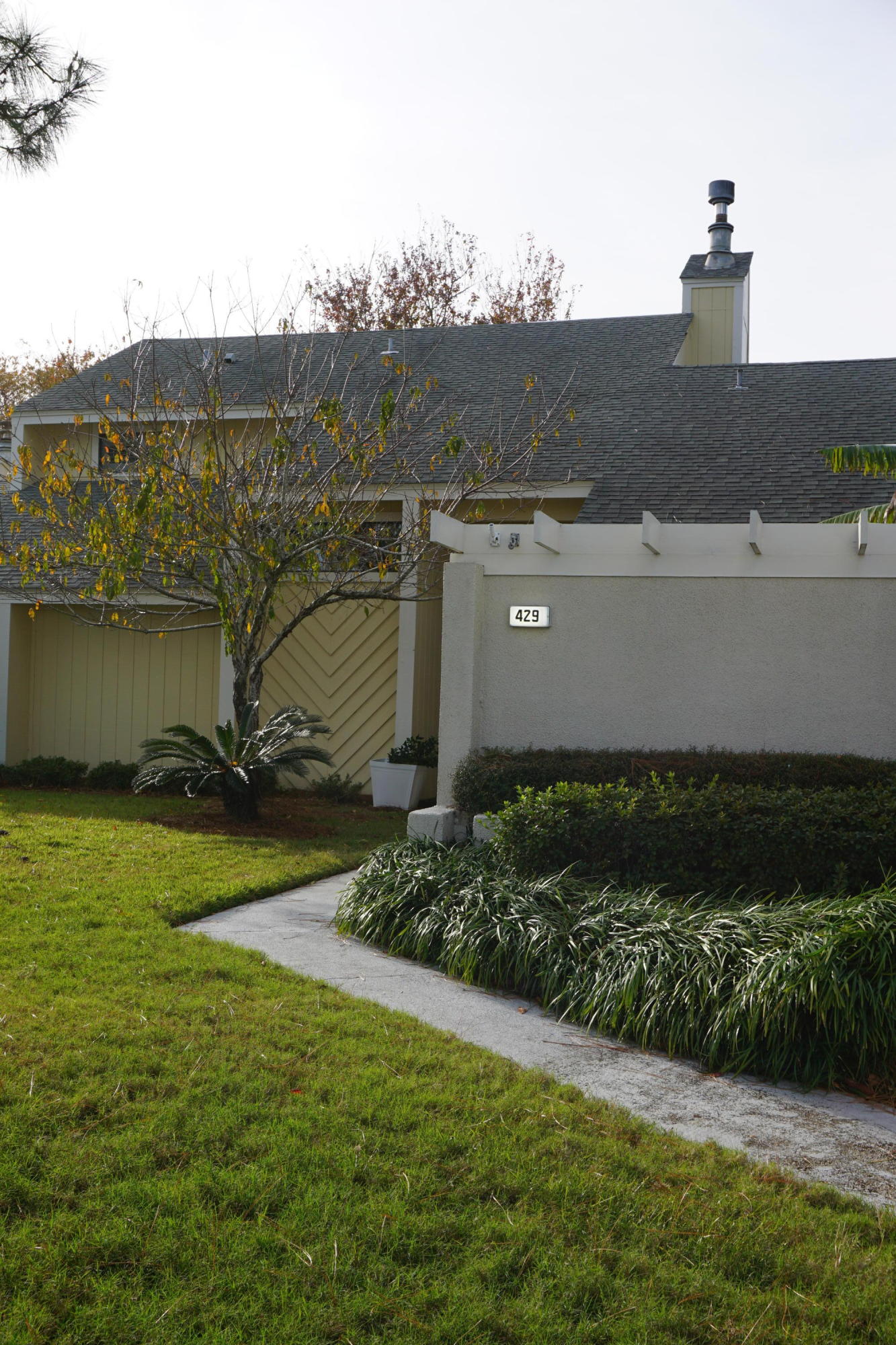 LINKSIDE VILLAGE UNIT 1 - Residential