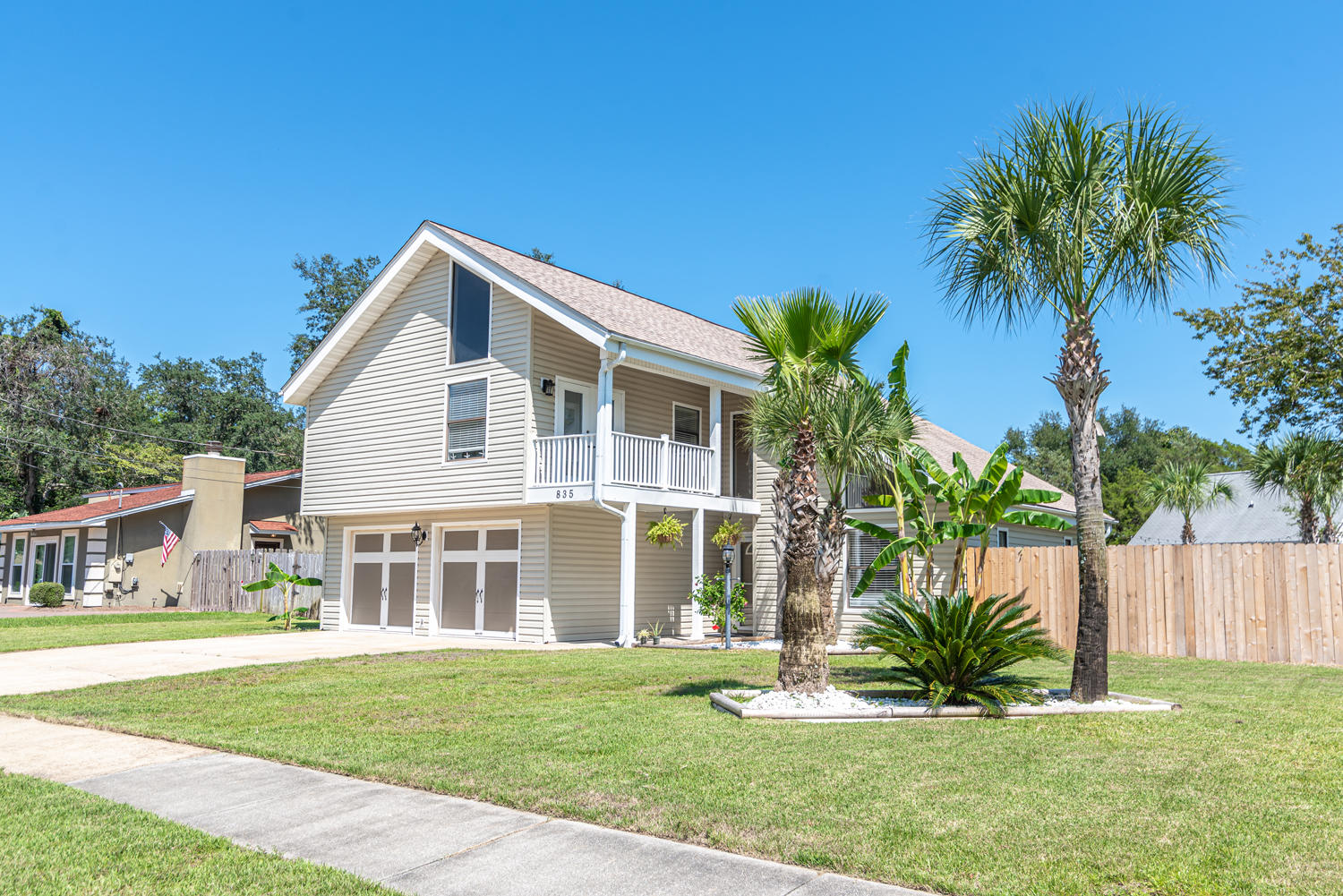 LAKESIDE VILLAGE - Residential