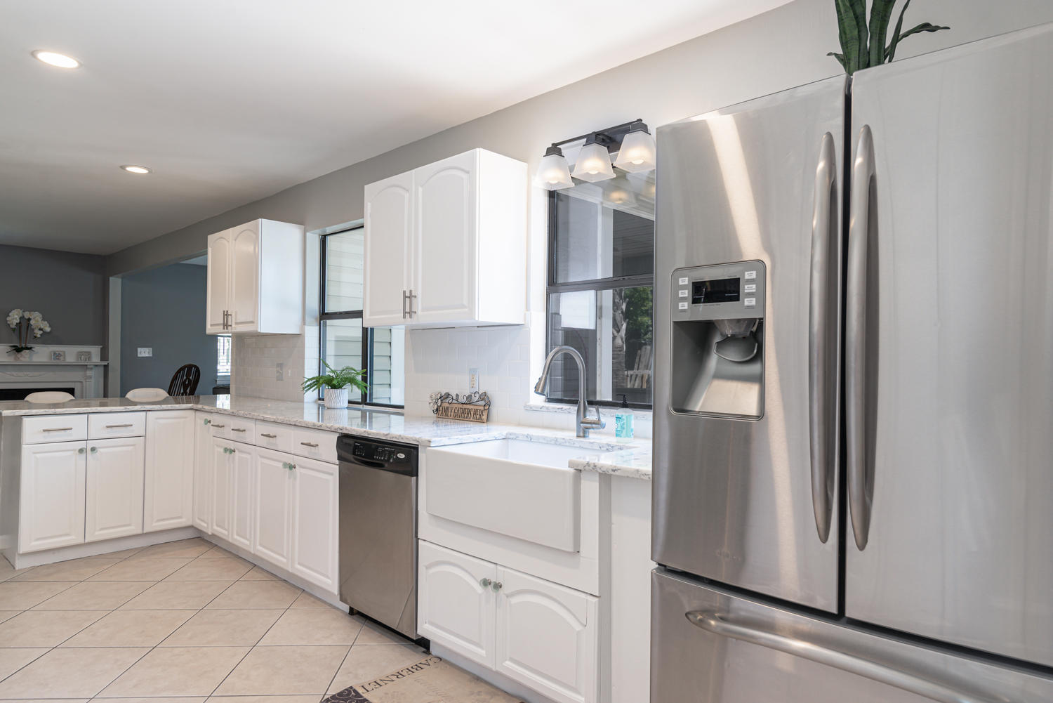 LAKESIDE VILLAGE - Residential