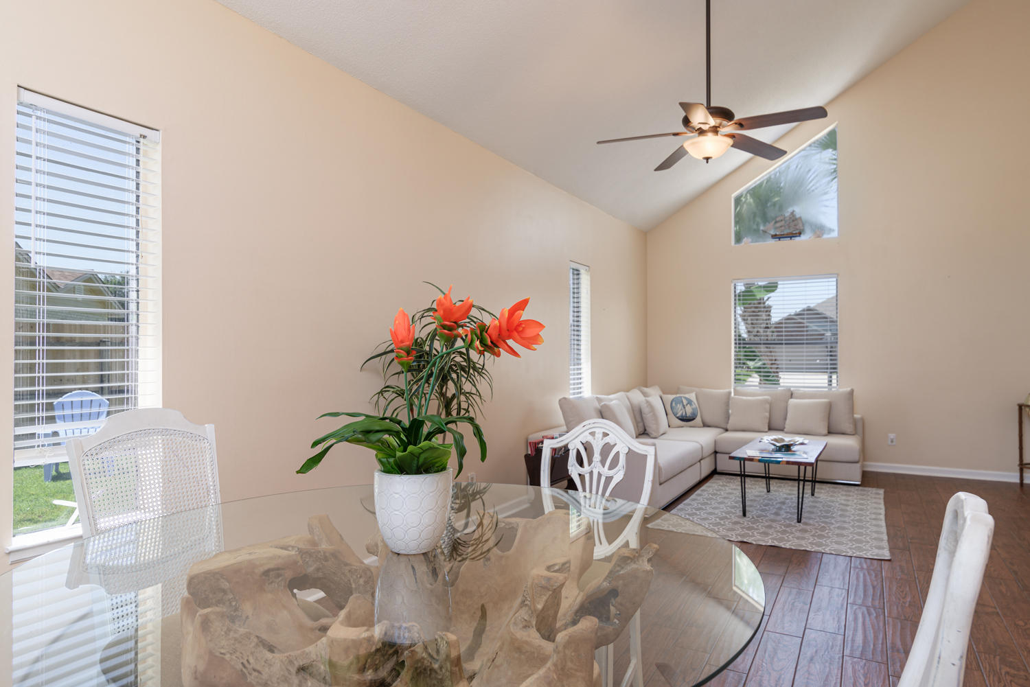 LAKESIDE VILLAGE - Residential