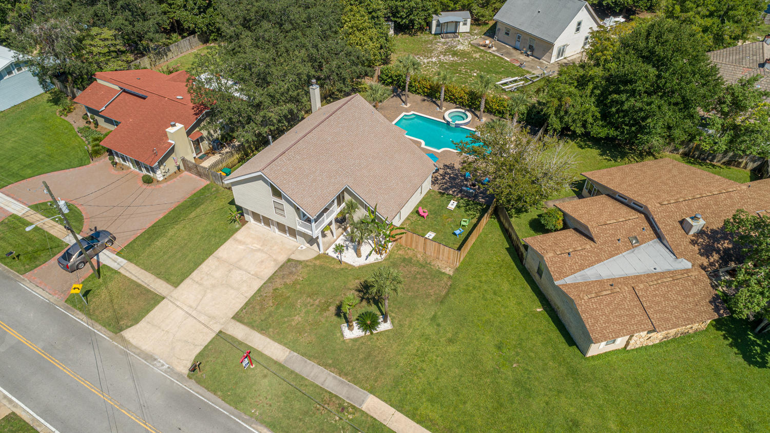 LAKESIDE VILLAGE - Residential