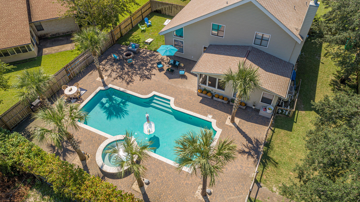 LAKESIDE VILLAGE - Residential