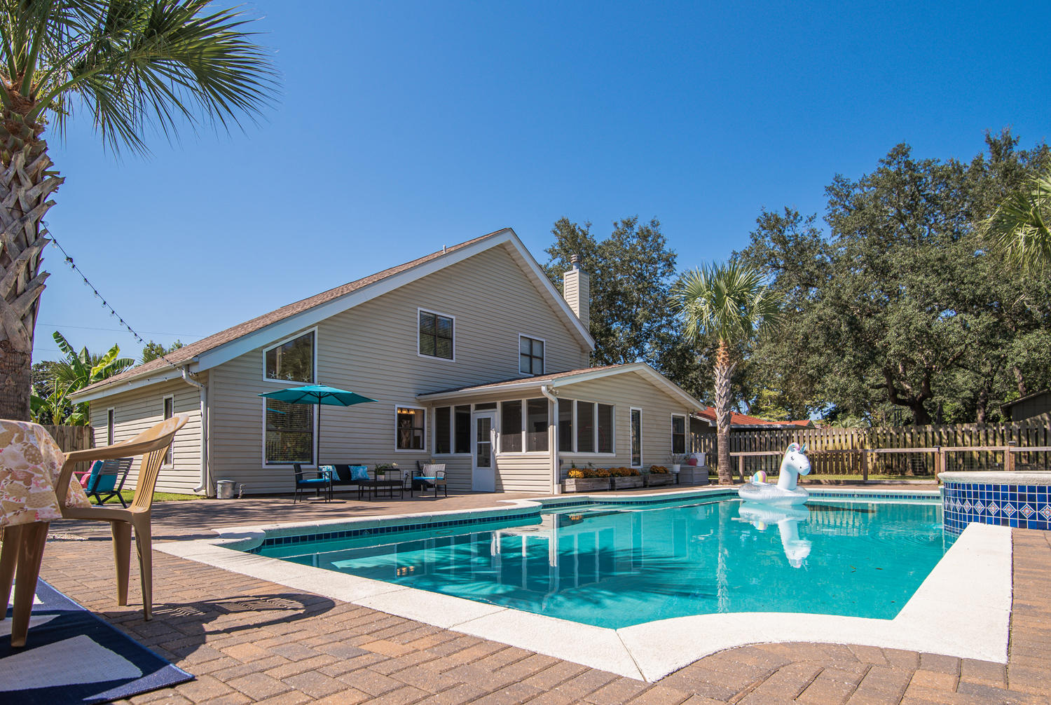 LAKESIDE VILLAGE - Residential