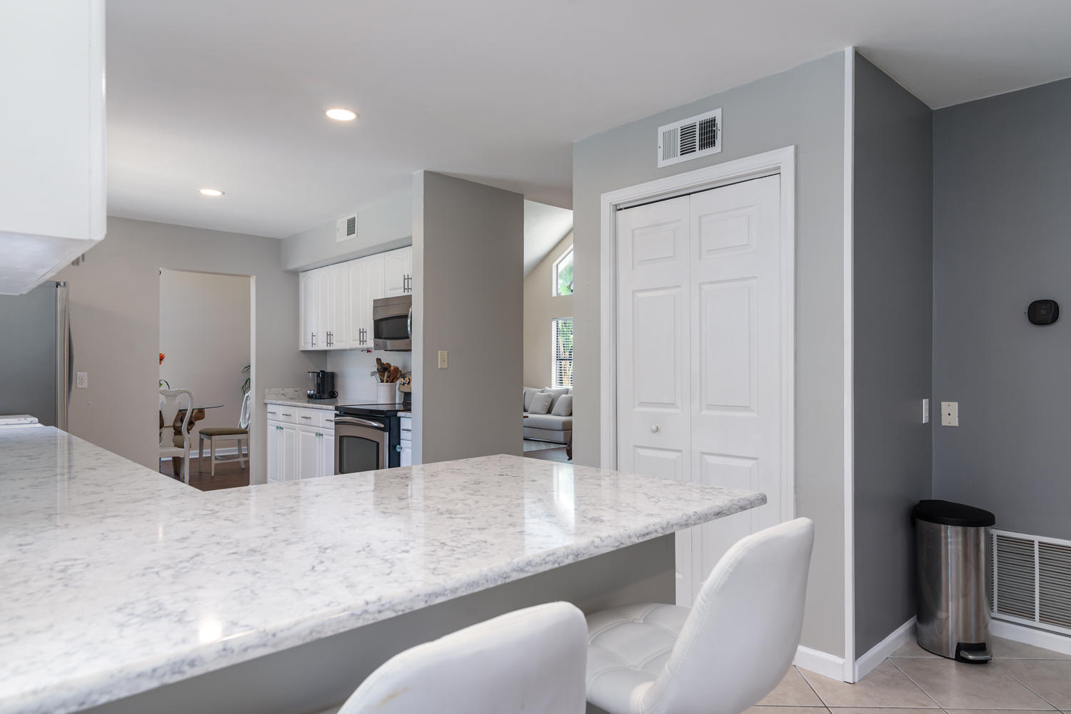 LAKESIDE VILLAGE - Residential