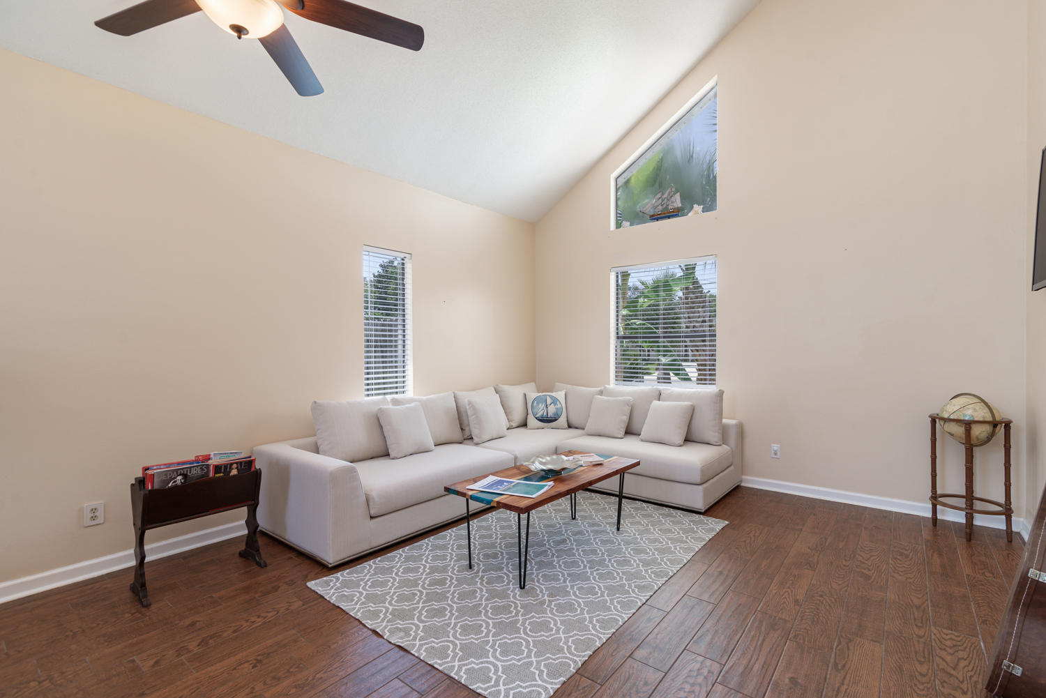 LAKESIDE VILLAGE - Residential